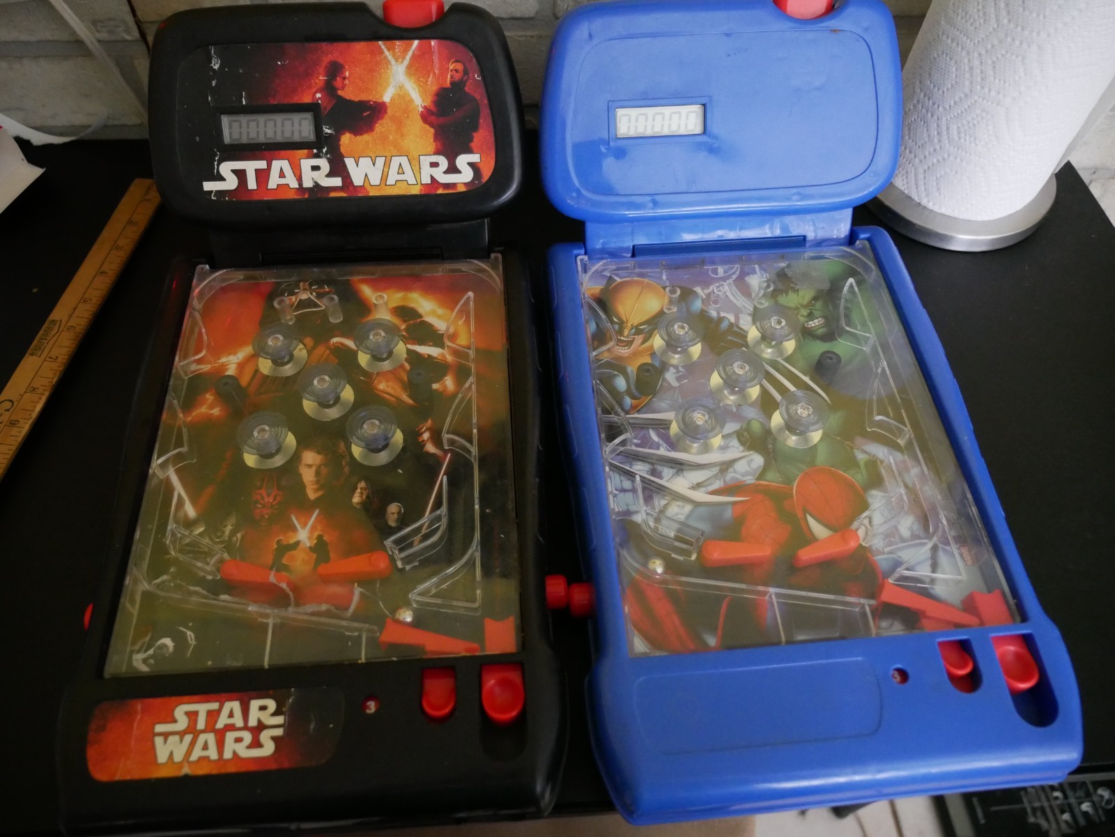 Tabletop pinball machines