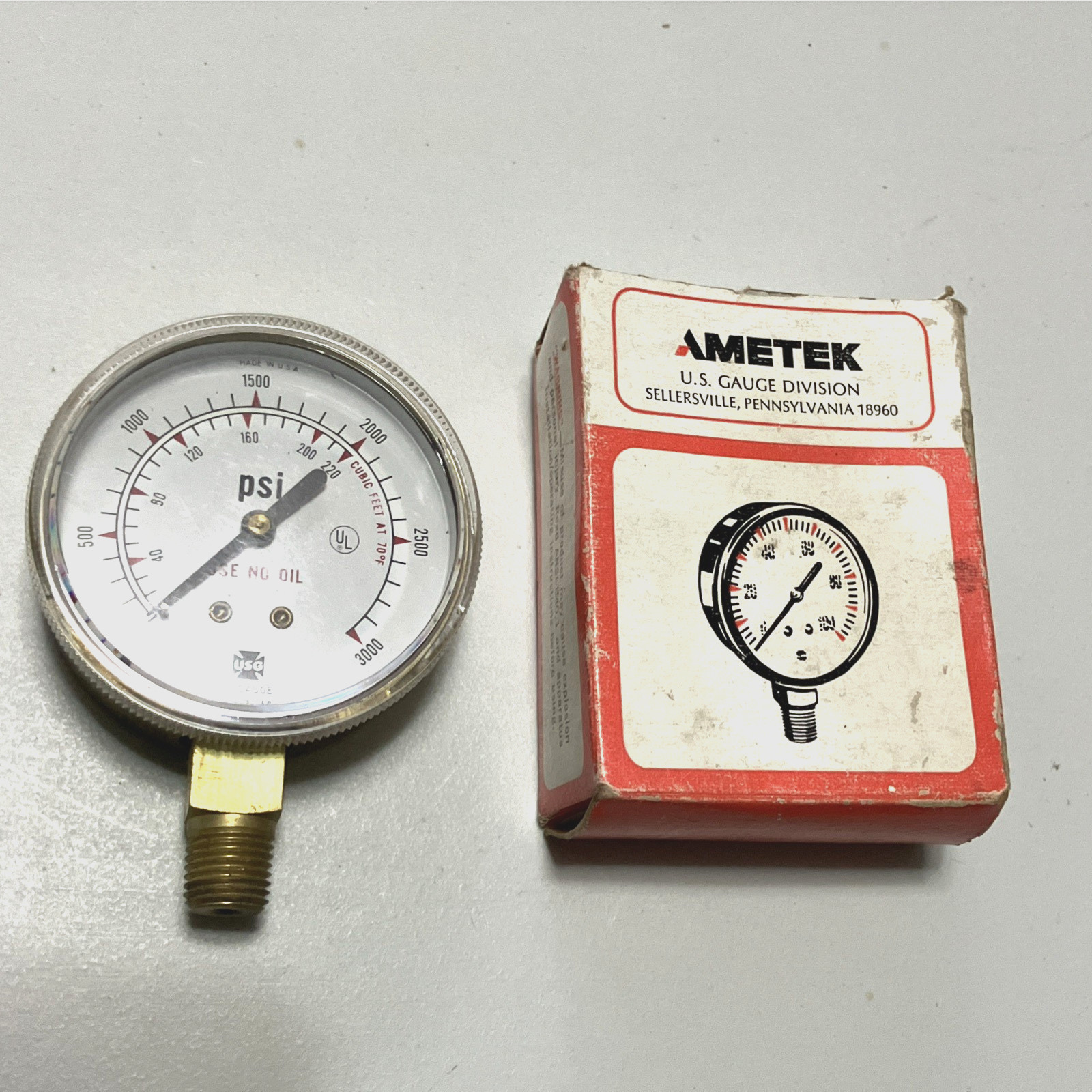 NEW Ametek U.S. Gauge 3000 PSI  Brass  1/4 NPT  LM  45510  2.5" USA