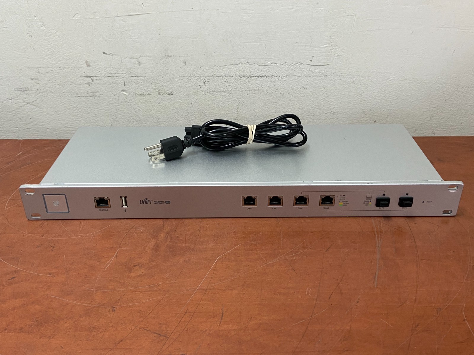Ubiquiti Networks Unifi Security Gateway Professional USG-PRO-4 *Read* | C321DS