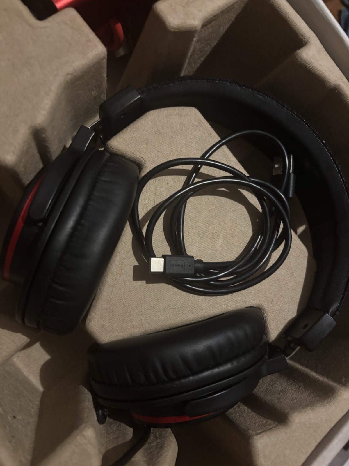 Focusrite Scarlett 2i2 Studio 3ªGen Interface, Mic, Headphones WITHOUT Clip/MIC