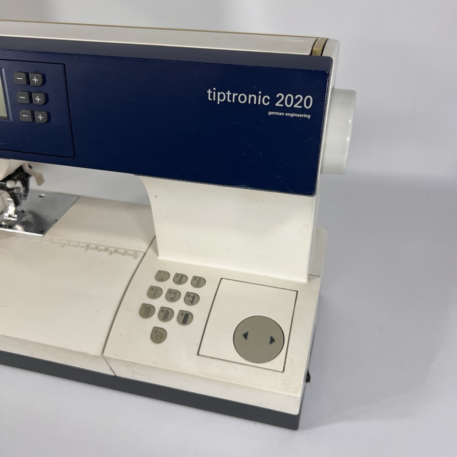 PFAFF Tiptronic 2020 Sewing Machine Tested Working