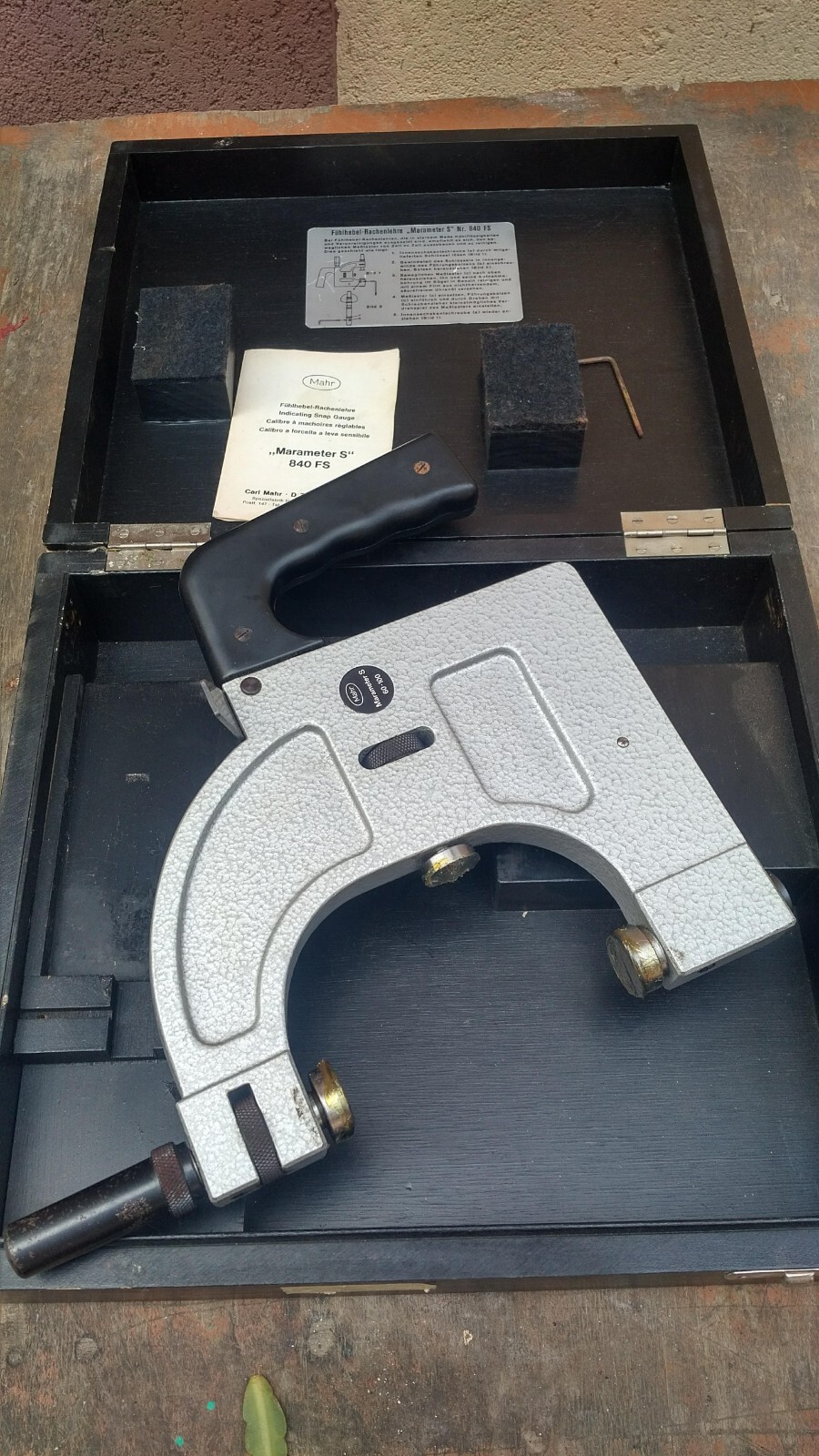 Mahr Indicating snap gauge with handle in case Marameter S 60-100