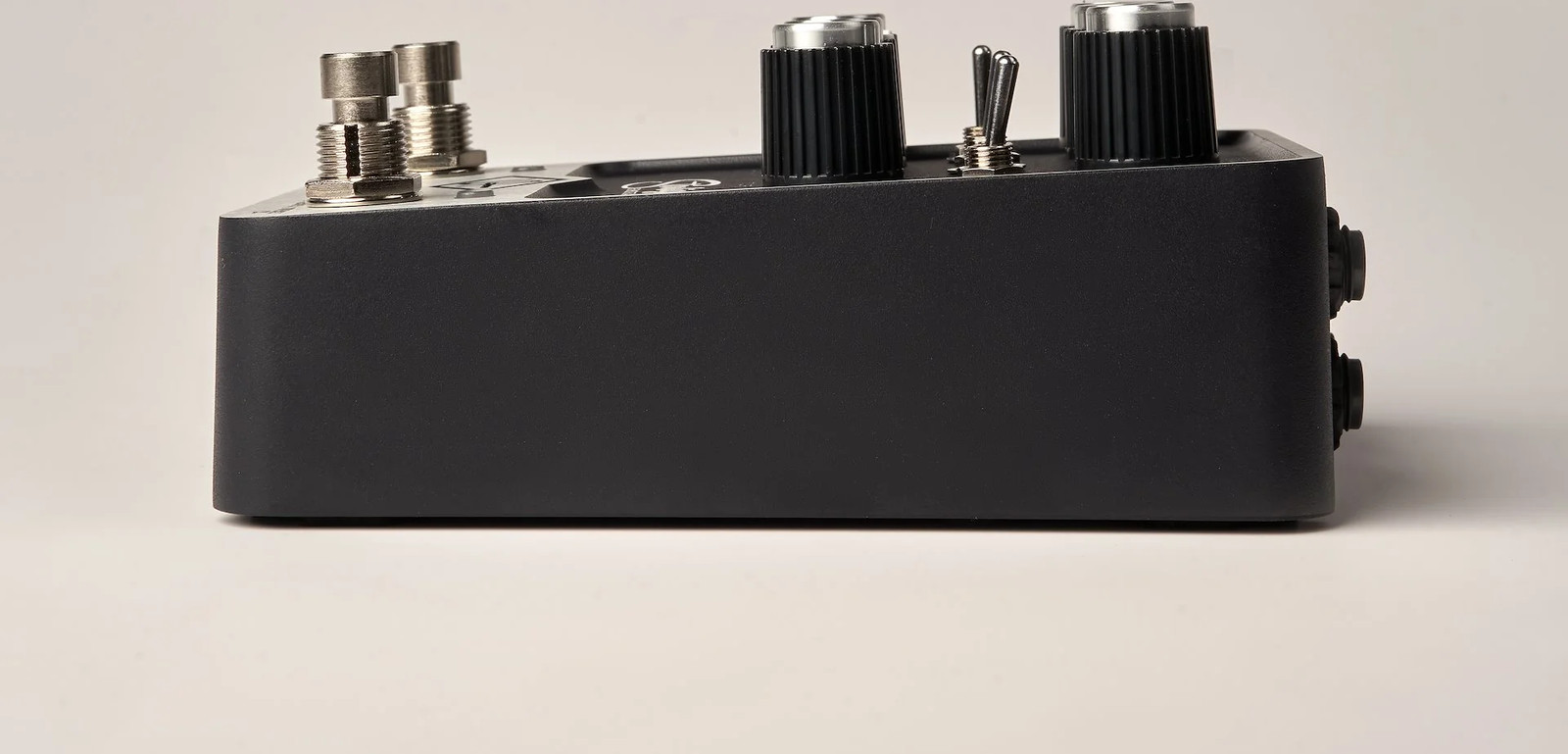 Universal Audio STARLIGHT Echo Station Stereo Delay Pedal