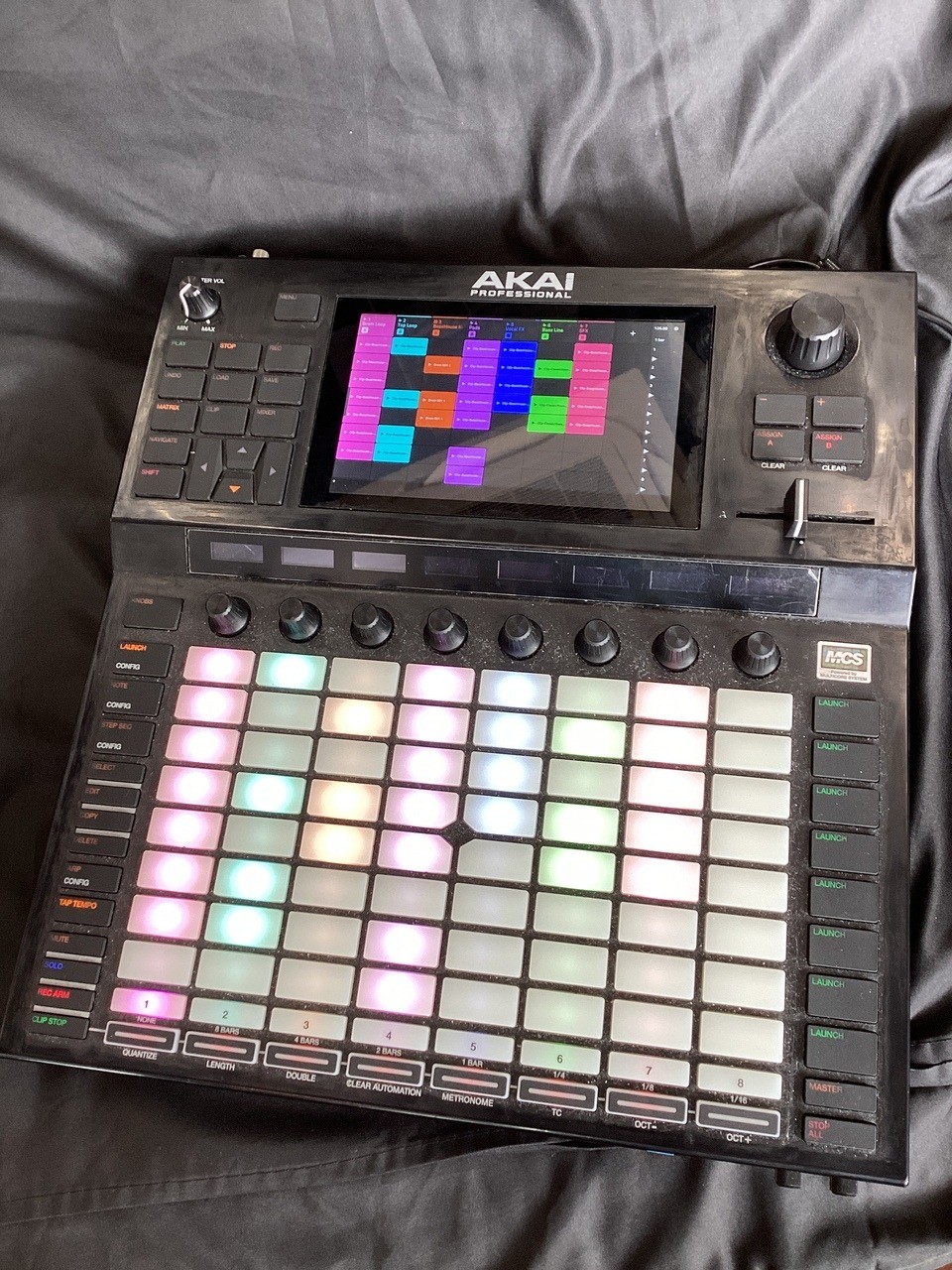 AKAI Professional Force Standalone Music Production DJ Sampler Sequencer Tested