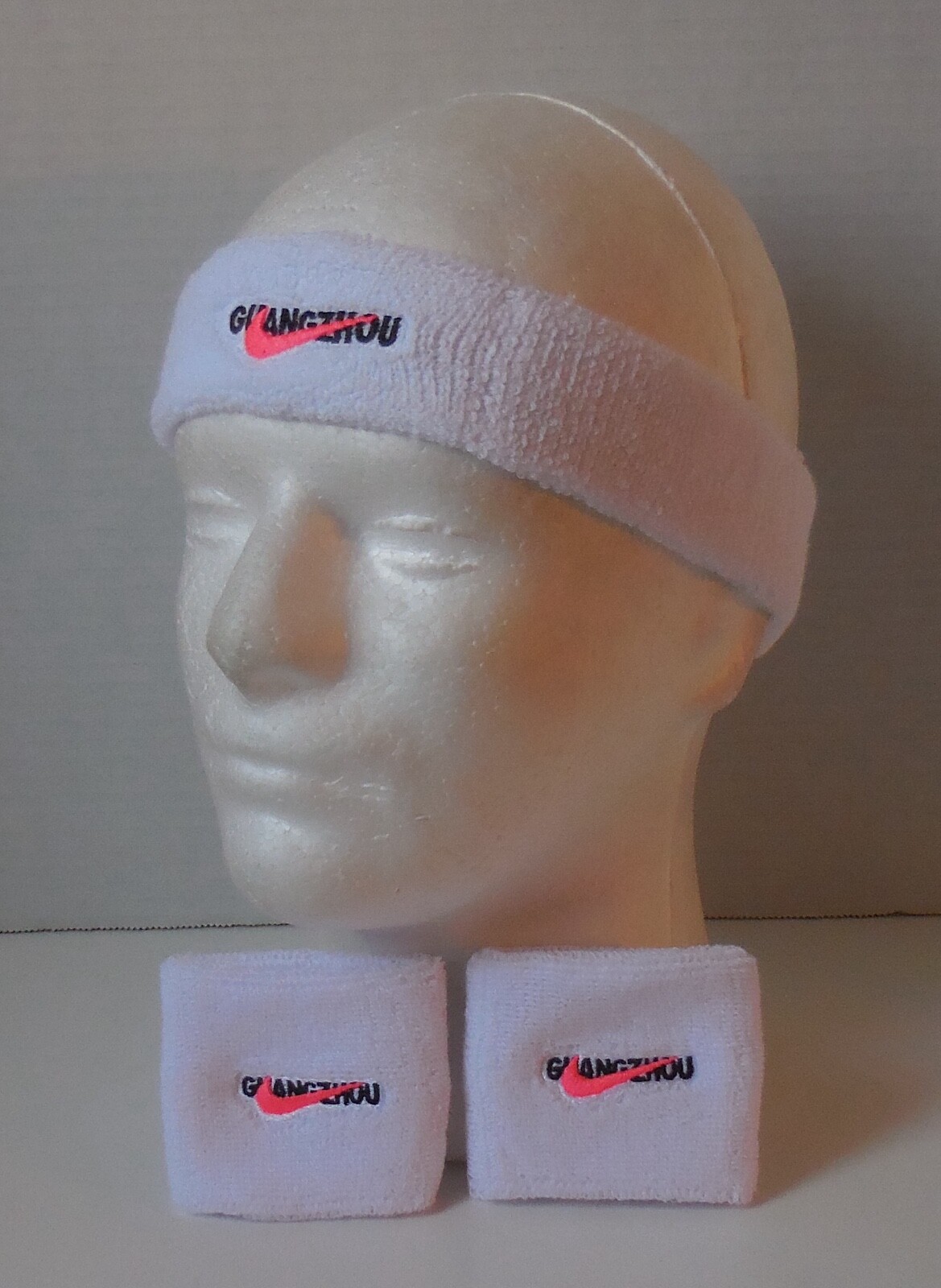 Nike Swoosh 1 Headband 1 Pair of Wristbands Guangzhou White/Black/Racer Pink