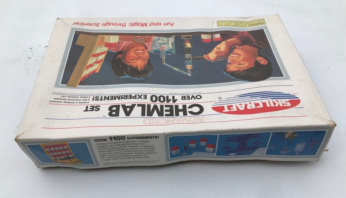 Skilcraft Chemlab Set / Over 400 Experiments 1987