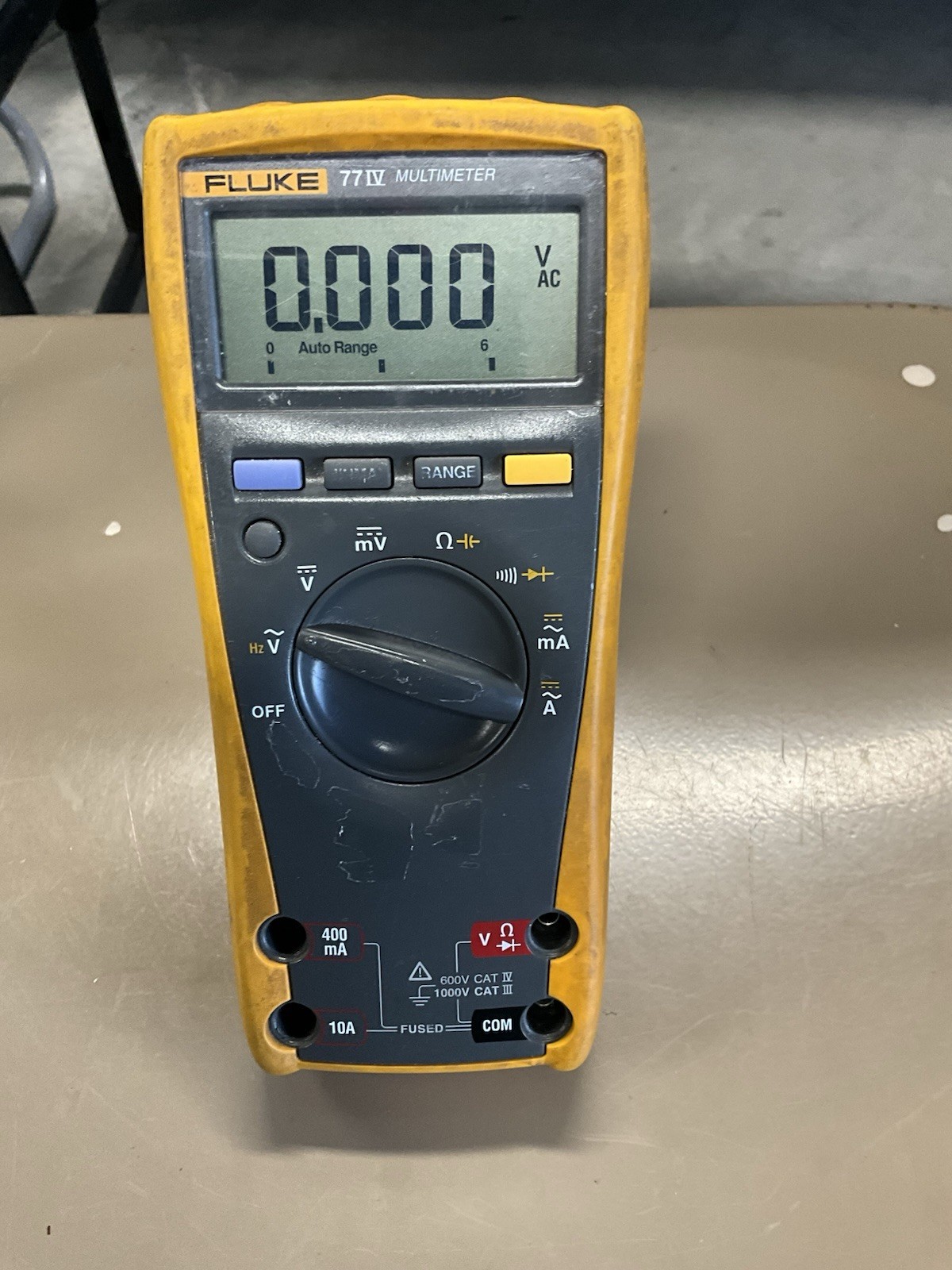 FLUKE 77 IV MULTIMETER POWERS ON