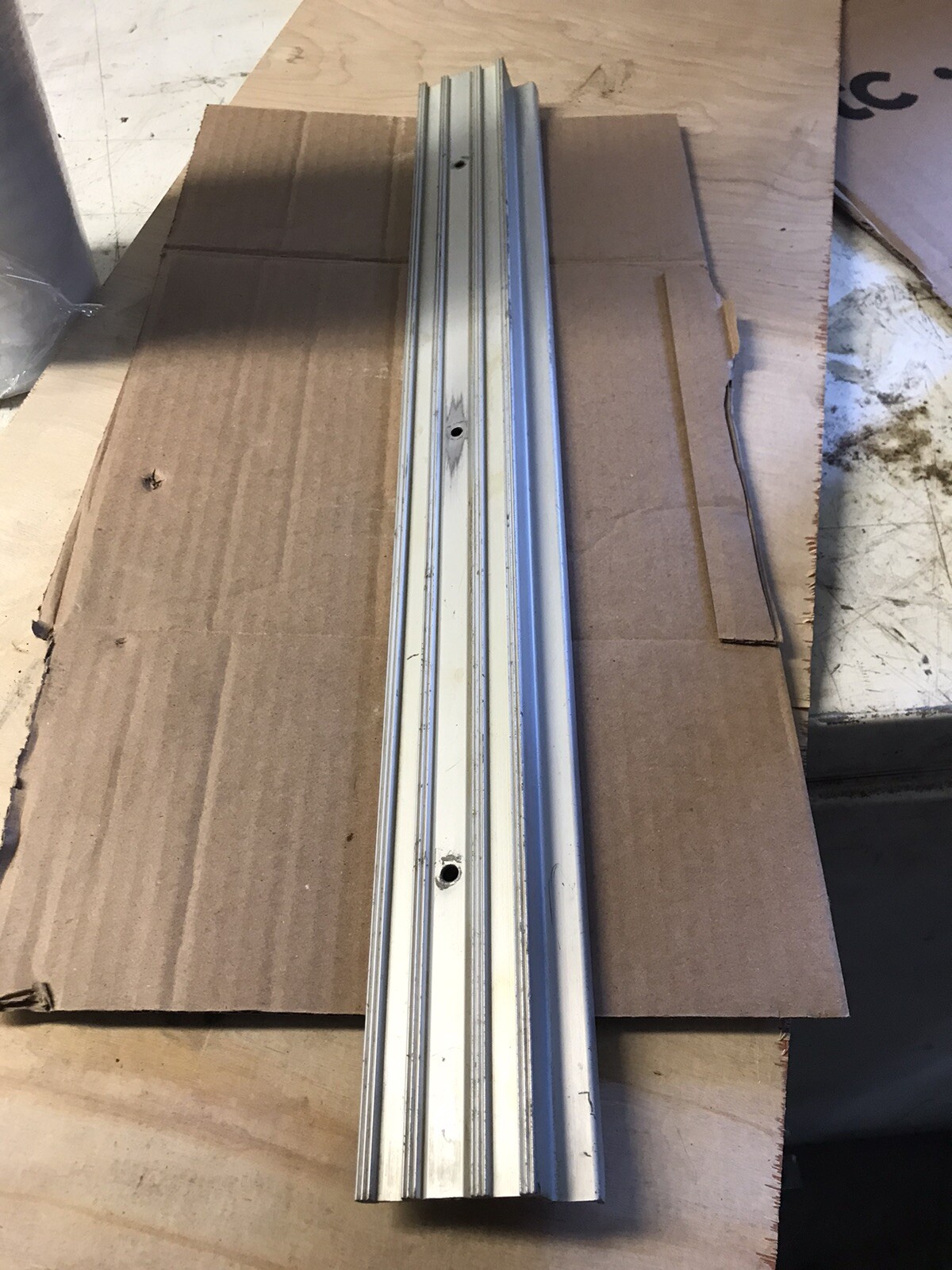 1983 INTERNATIONAL 9670 OUTER DOOR SILL