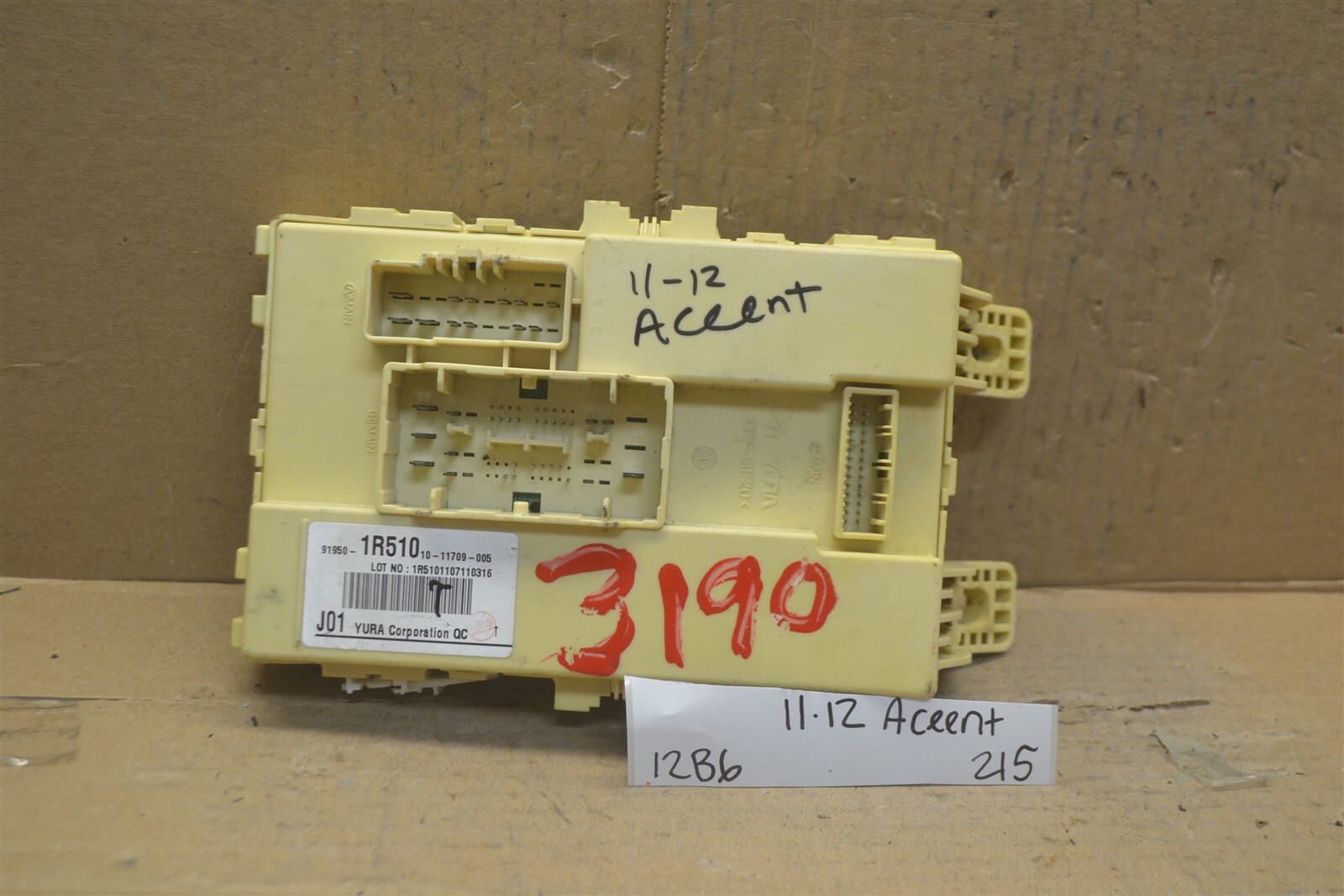 2011-12 Hyundai Accent Fuse Box Junction OEM 919501R510 Module 215-12b6