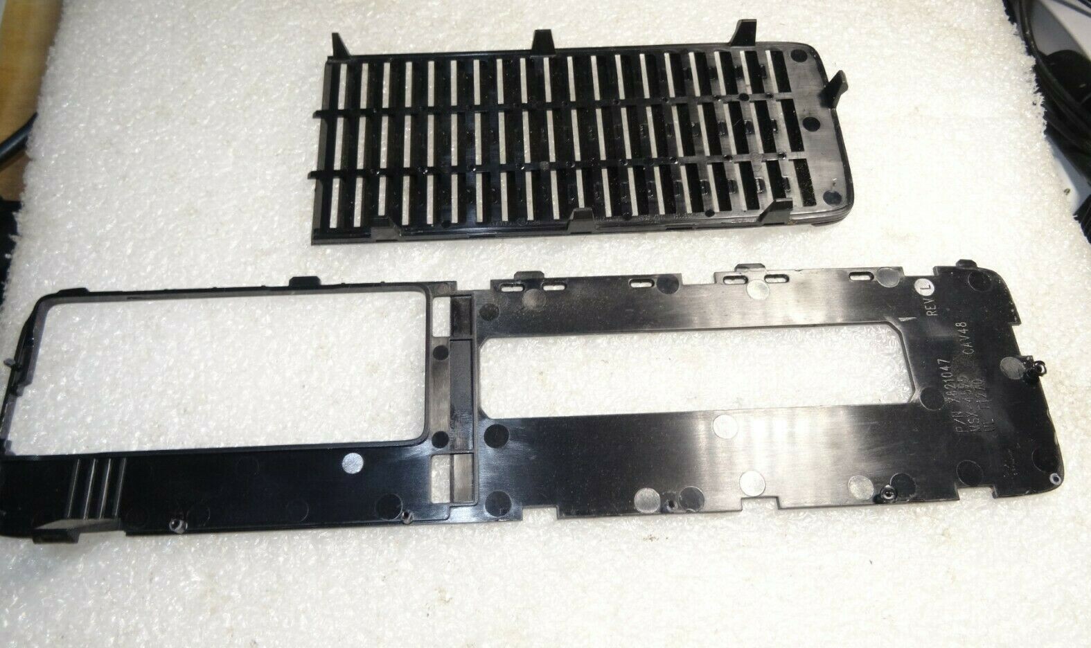 Microsoft Xbox 360 S Console 1439 Bottom 2-Piece Grill & Frame ONLY-X821047-OK