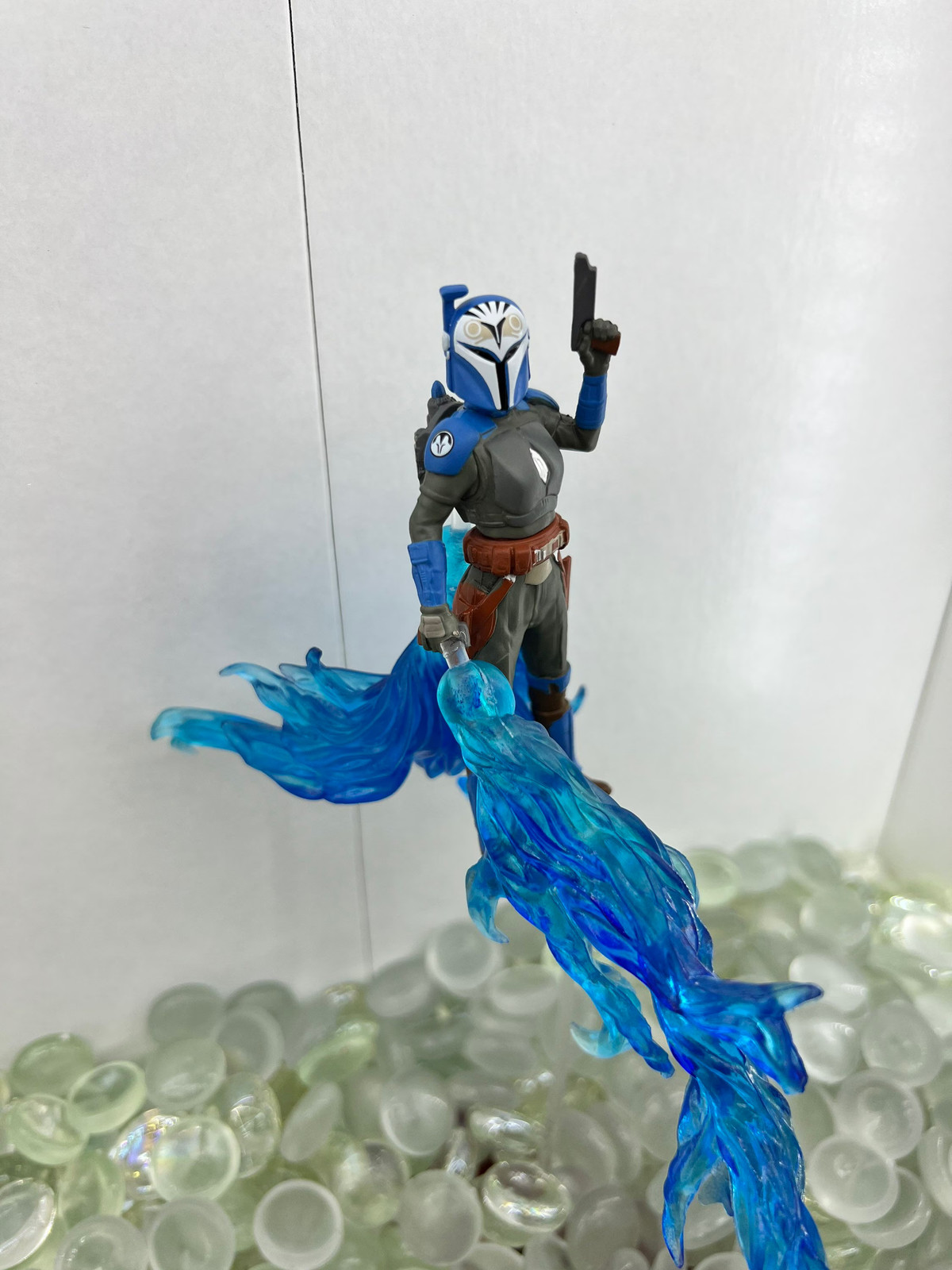 Bo Katan Aquarium Decoration: Themed Fish Tank Decor