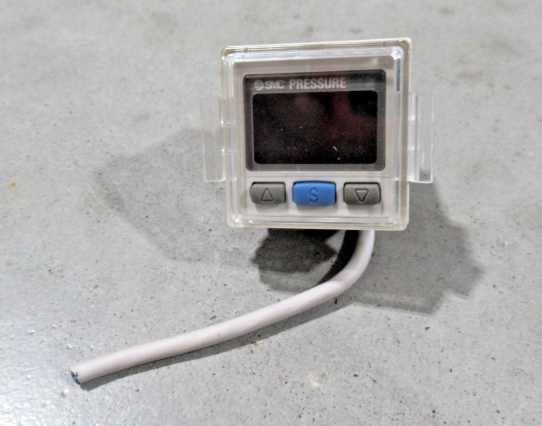 SMC ISE30A-01-P Pressure Switch 12-24VDC, 40mA MAX, Class 2 *NEW*