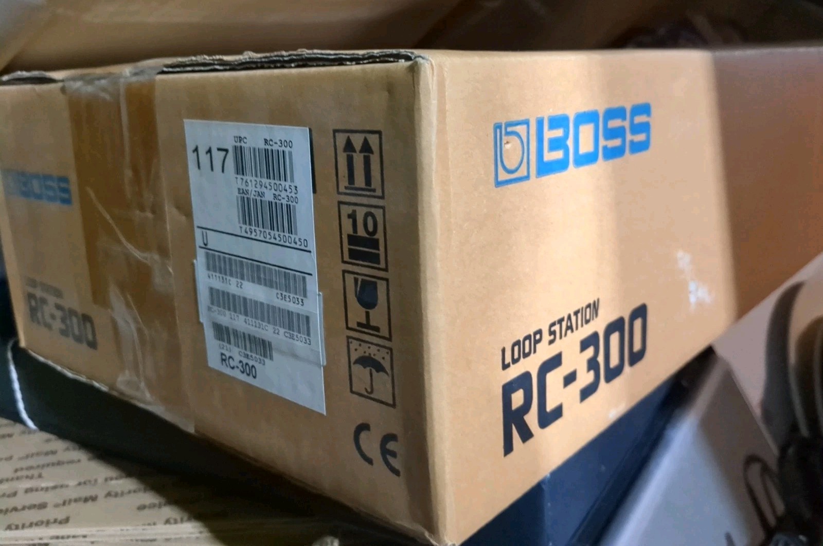 BOSS RC-300 LOOP STATION w/ ADAPTER AND MANUAL SEALED NEW NEVER OPENED TAIWAN