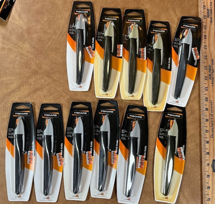 11X Fiskars Click Knife - Pen-Like Retractable Blade - with 13 Blades Lot of 11