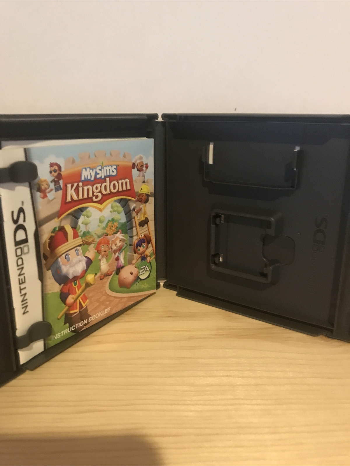 MySims Kingdom - Nintendo DS Case And Manual Only￼￼