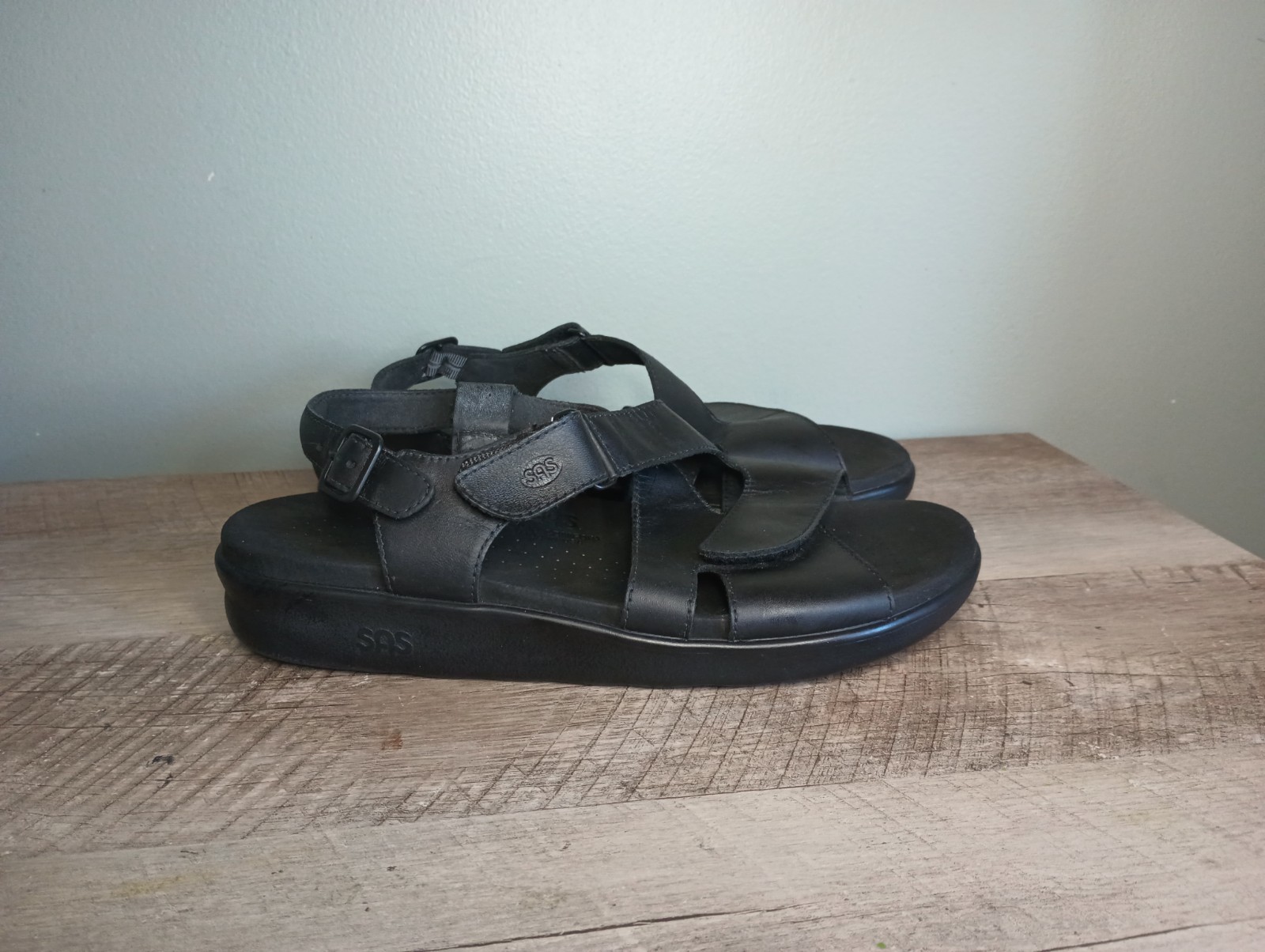 Sas Womens Huggy Cross Strap Sandals 10W Black Leather Tripad Comfort