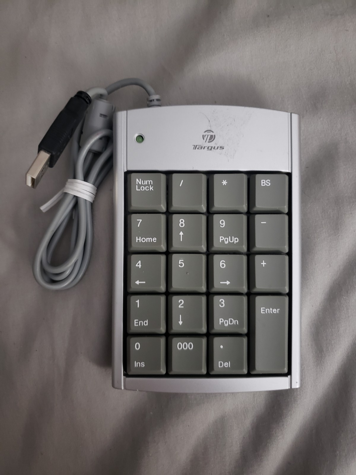 Targus PAUK10U Numeric 10-Key Number Keypad 2-Port USB Silver Pad NumLock WORKS