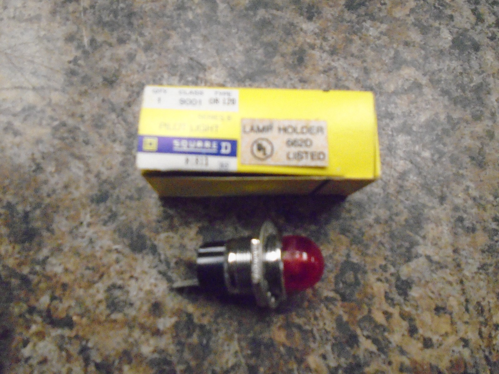 SQUARE D 81811 CLASS 900 OR-120 RED PILOT LIGHT A2