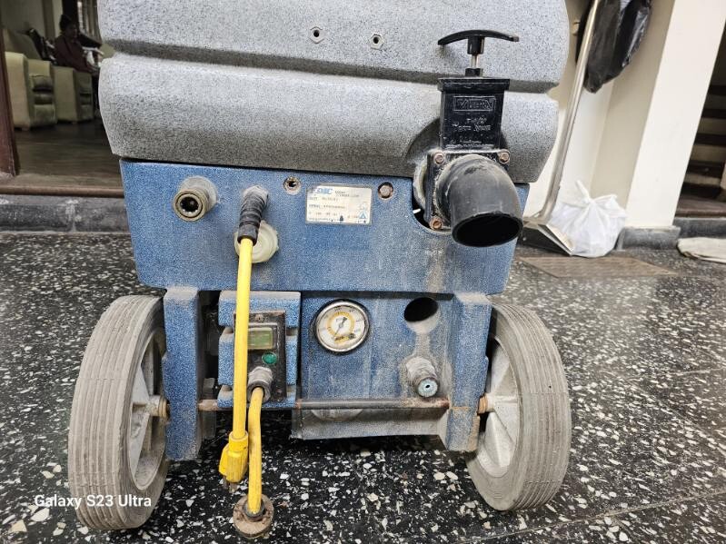 EDIC® Galaxy Pro 17 Gallon Commercial Carpet Cleaning Machine