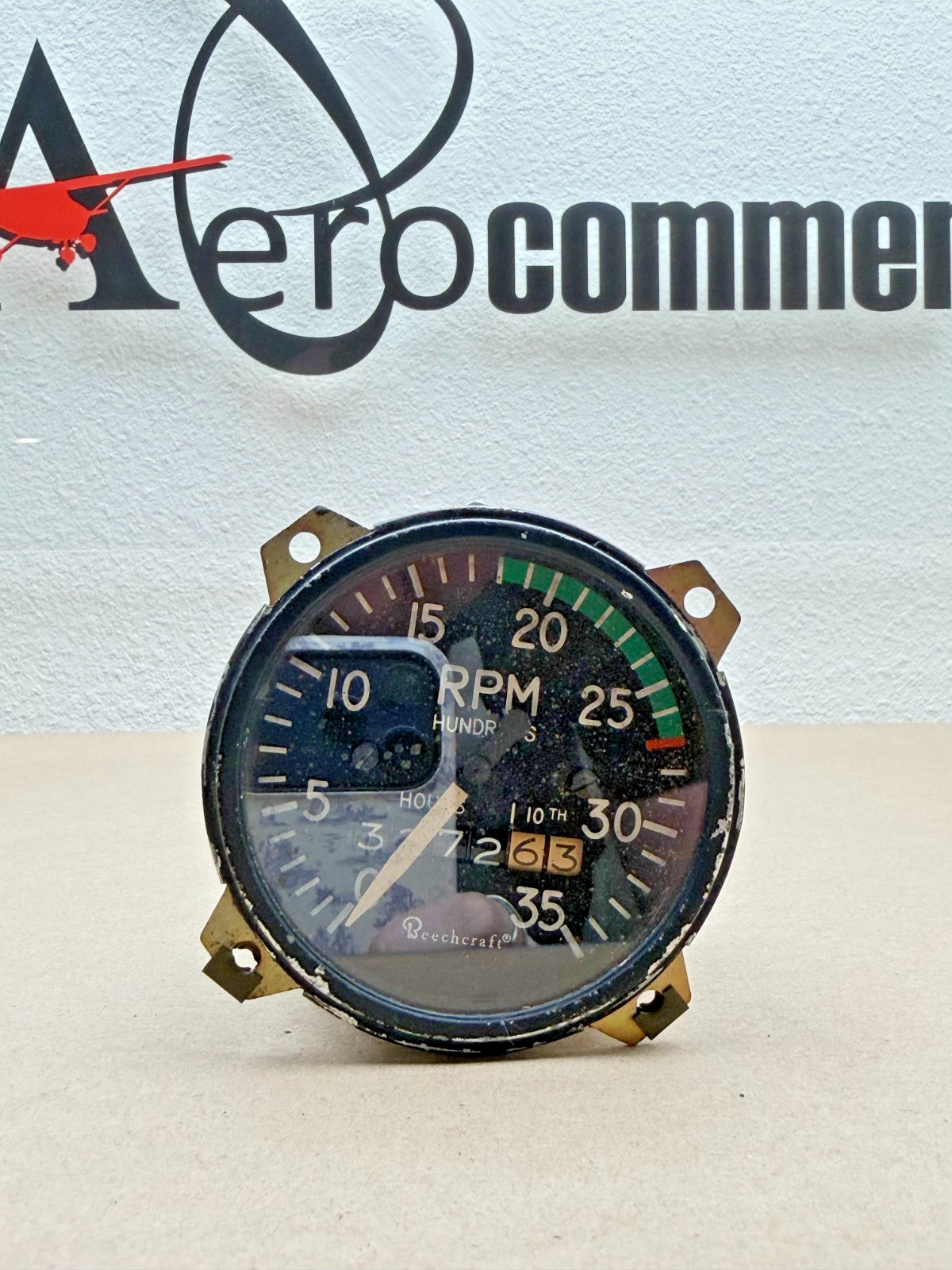 Beechcraft Tachometer P/N: 1U320-001-11, 35-324365-11 (2542)