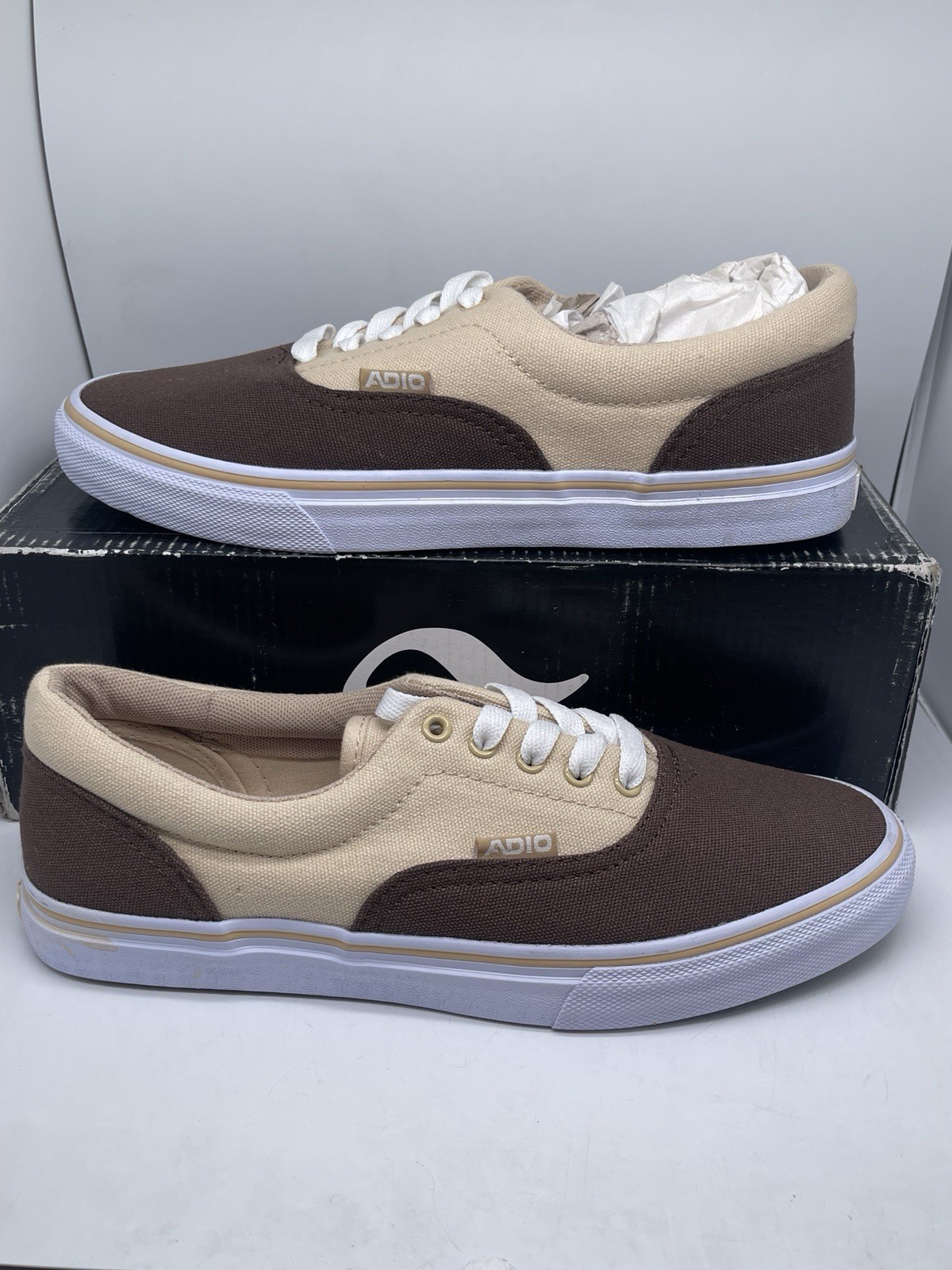 Adio footwear Mens Size 9  Standard Vintage Cruiser Skate Shoes Collectible New