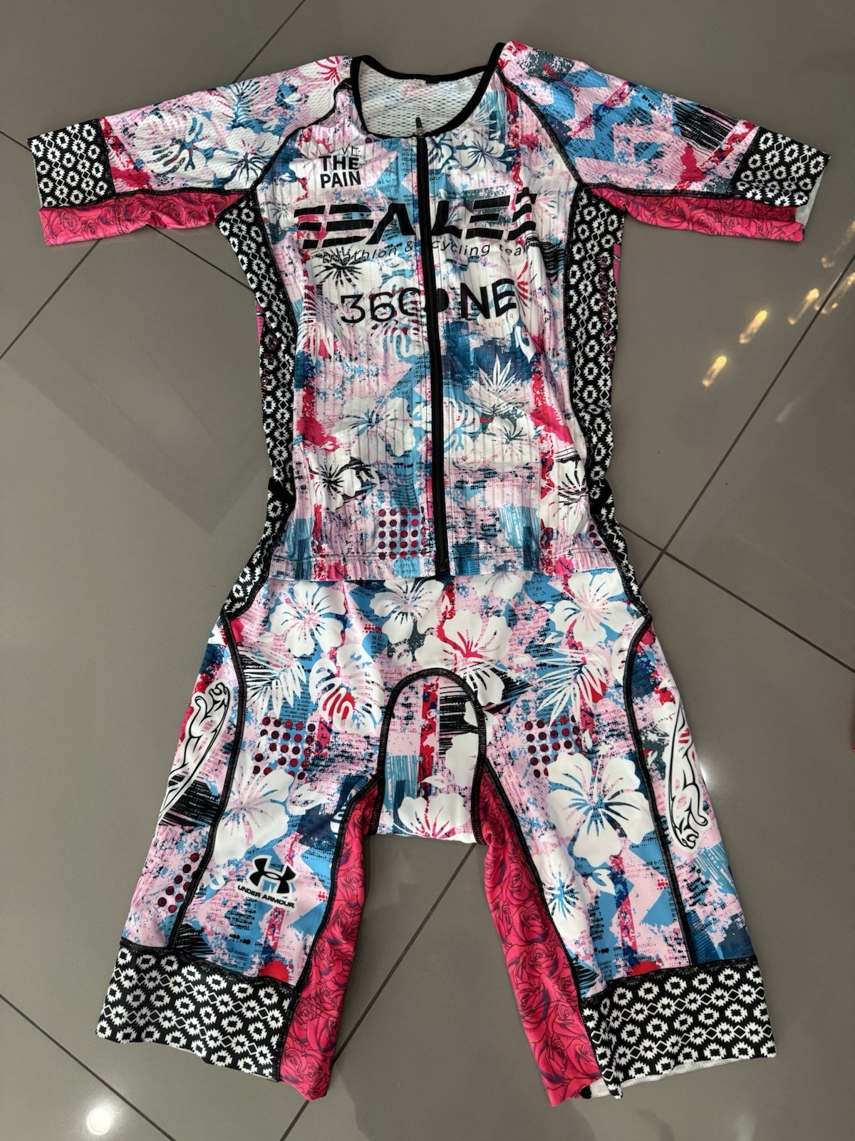 Love the Pain  XL Triathlon Cycling Suit