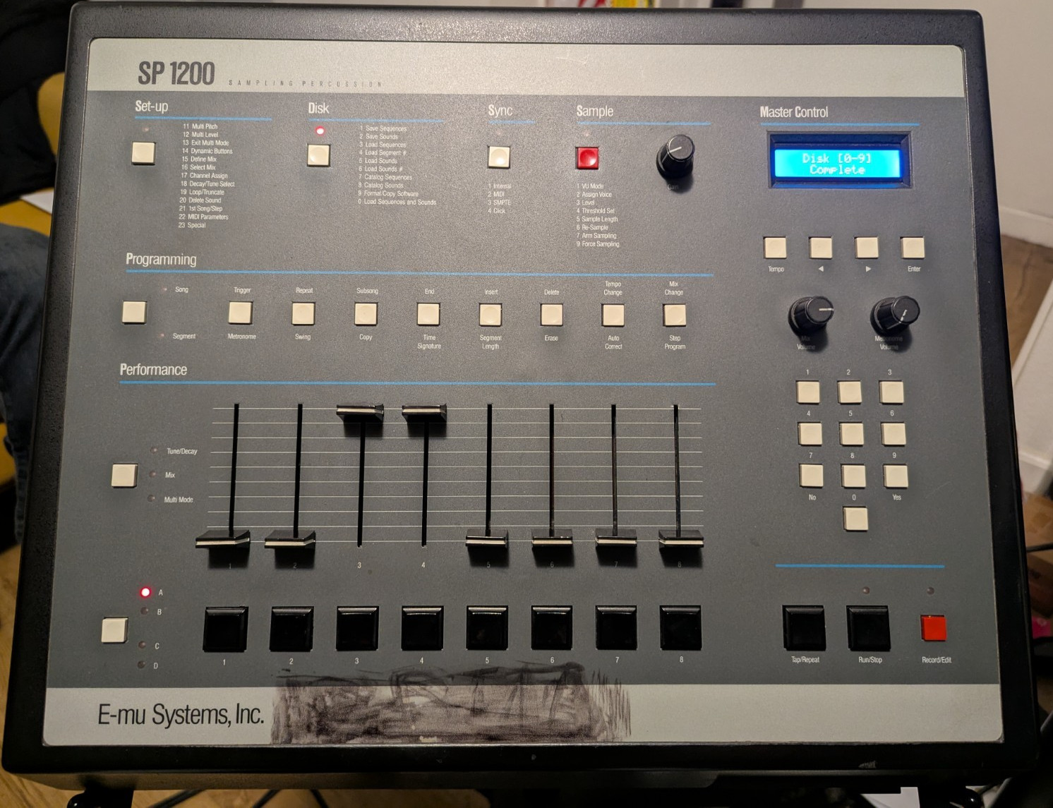 E-mu Systems SP-1200 Sampler & Sequencer, 8 Pads, Fader, Tabletop, 8Ch