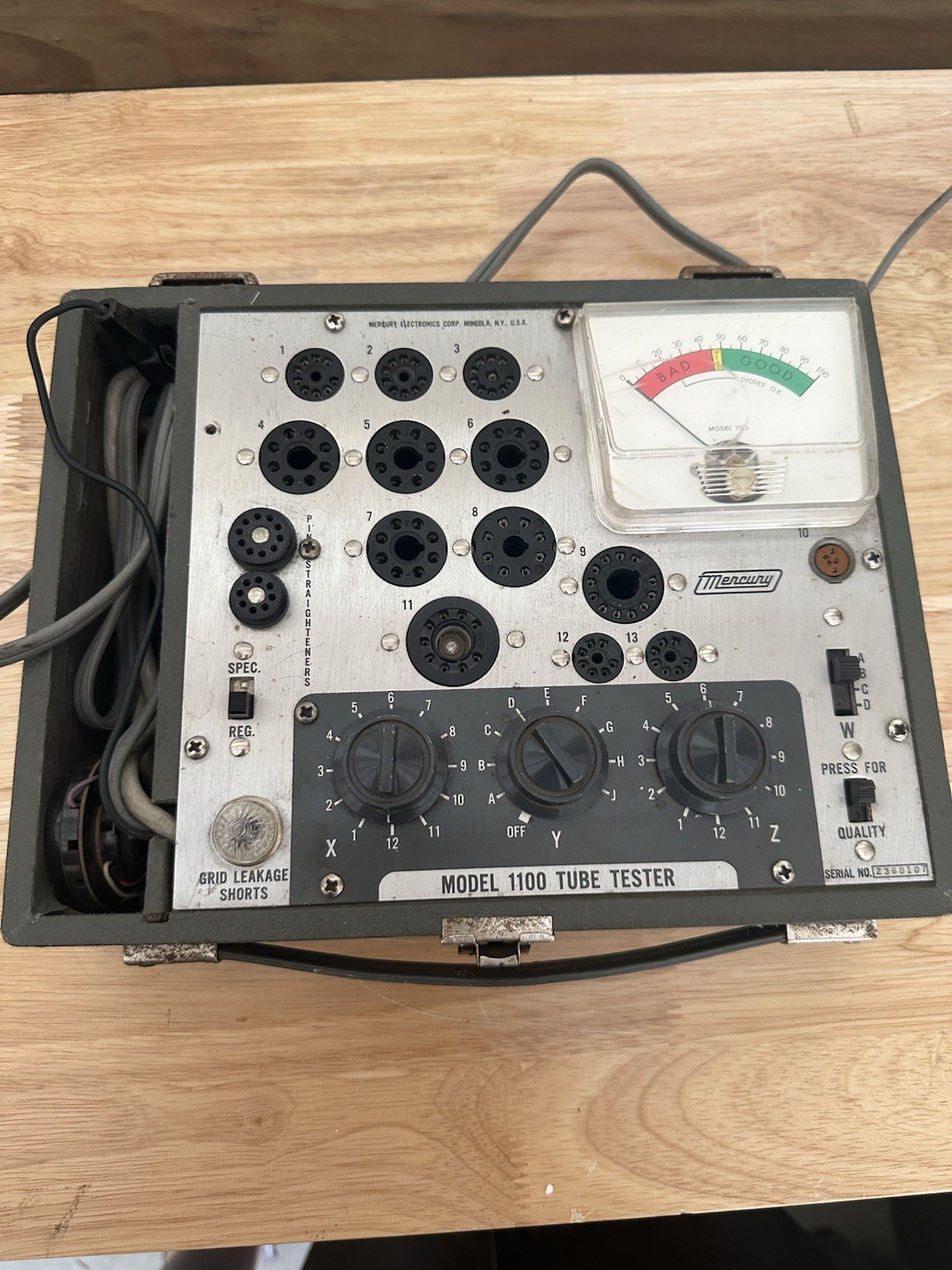 Vintage Mercury Model 1100 Portable Tube Tester With Manuals  and Case - Works