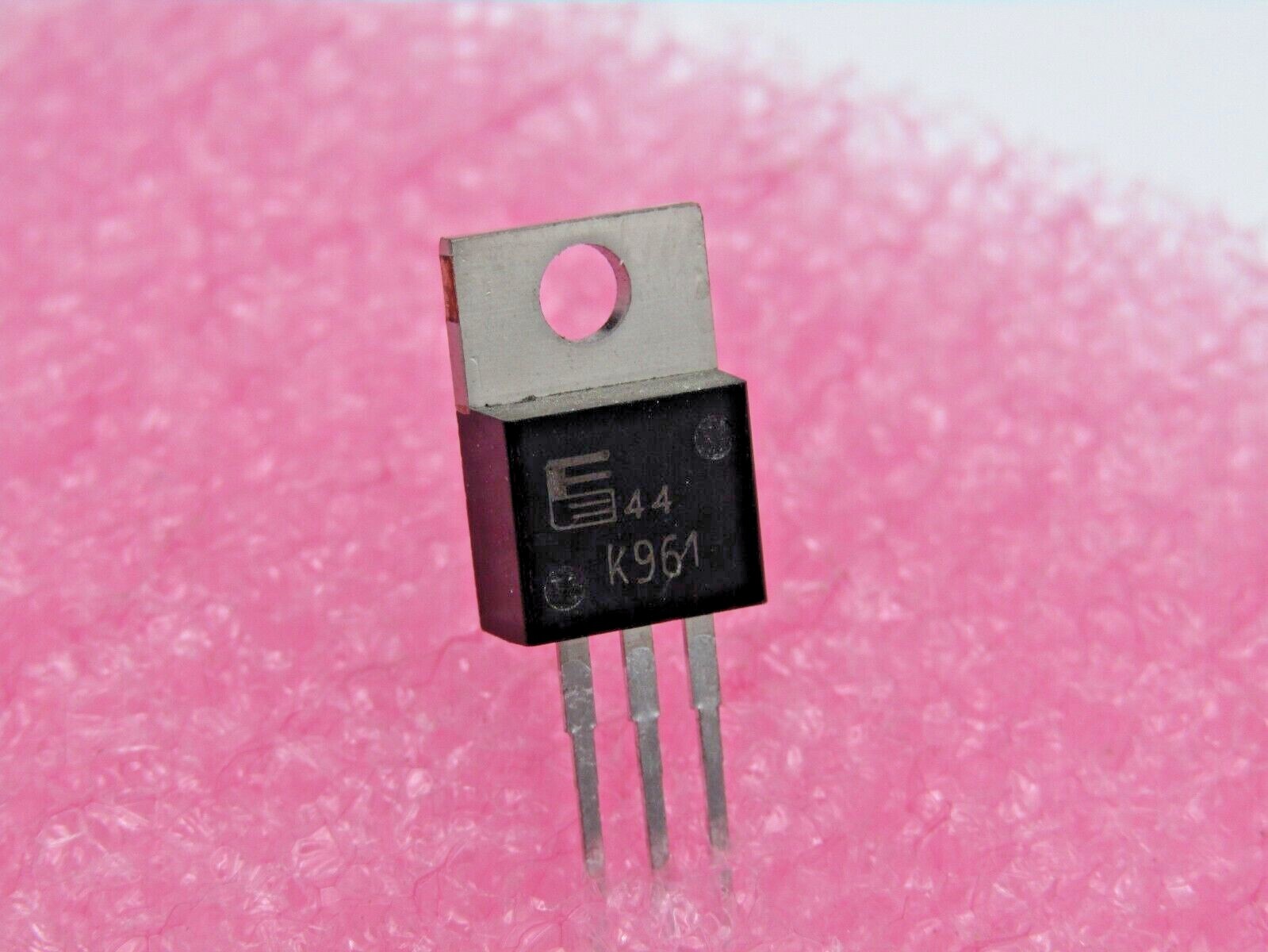 2SK961 Fuji  N-CHANNEL SILICON POWER MOSFET   ---  NOS