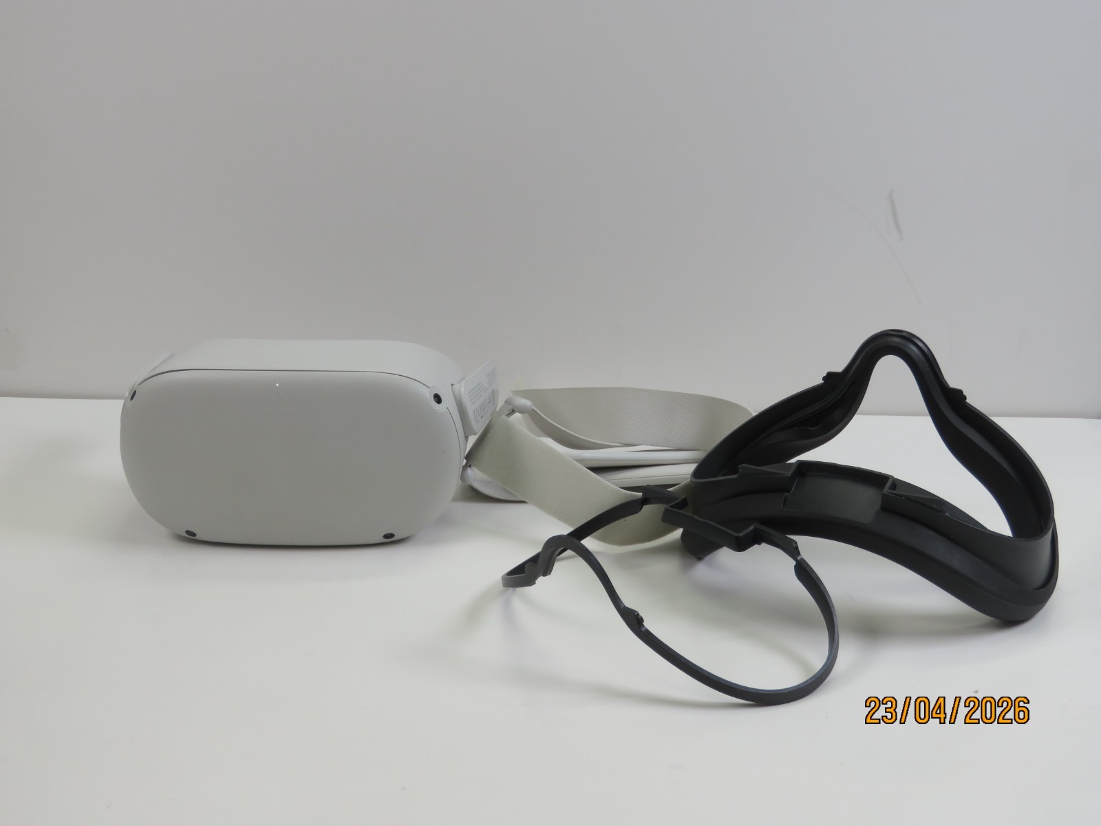 Meta Oculus Quest 2 256 GB Advanced All-In-One VR Headset Only [A255]