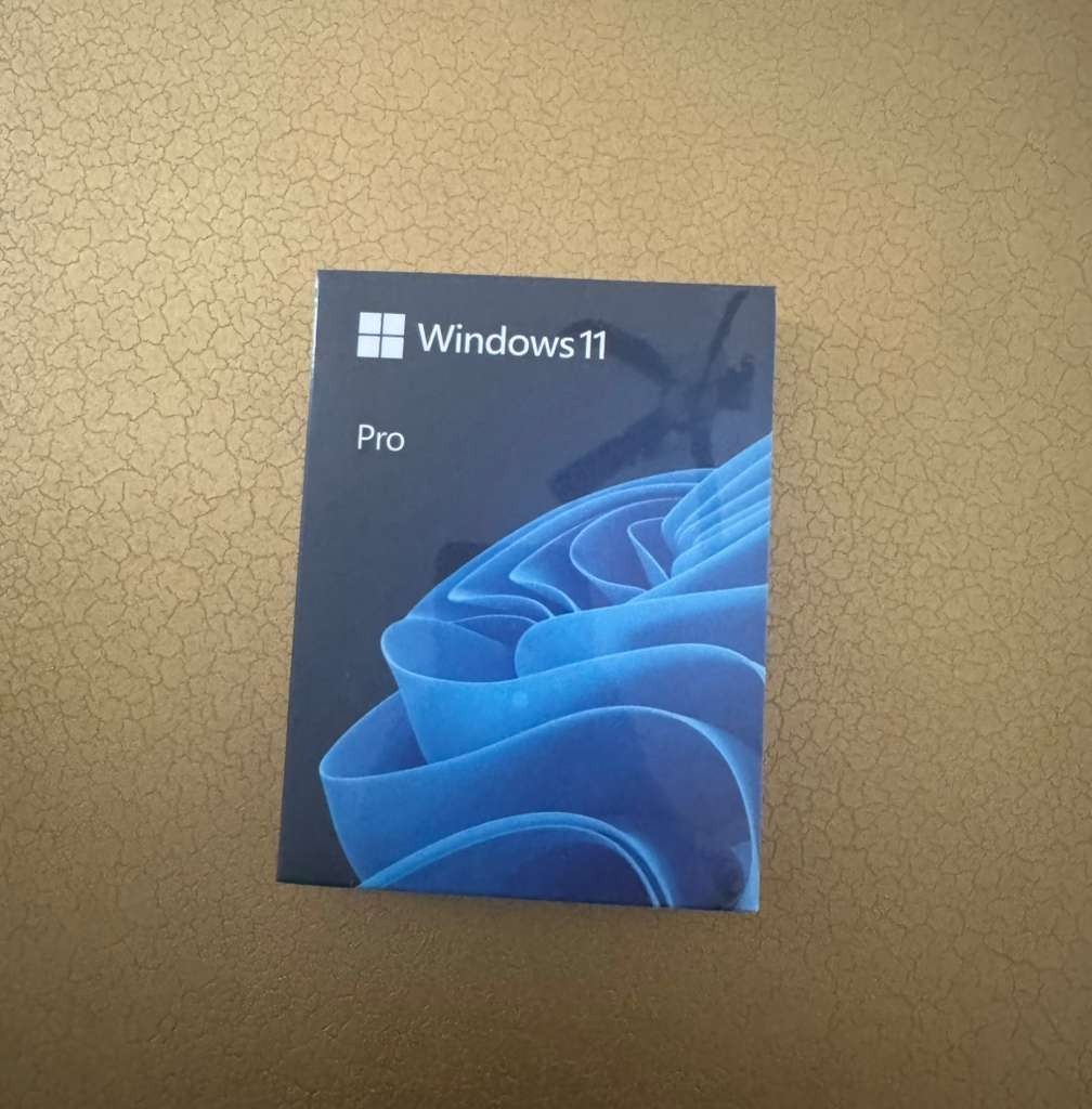 Windows 11 Pro Retail USB Flash Drive Genuine License Key Sealed Single Pack