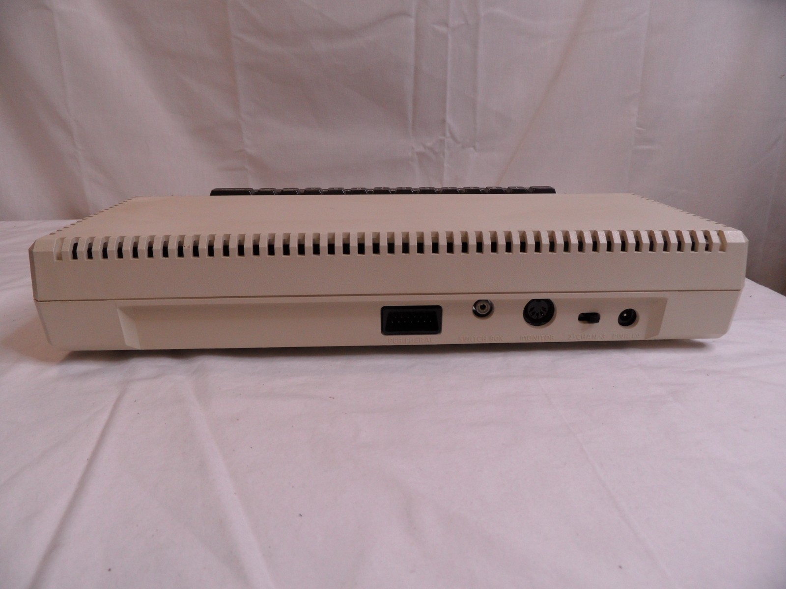 Atari 1200XL Computer Game Console w/ Power & Composit Video cable - Tested