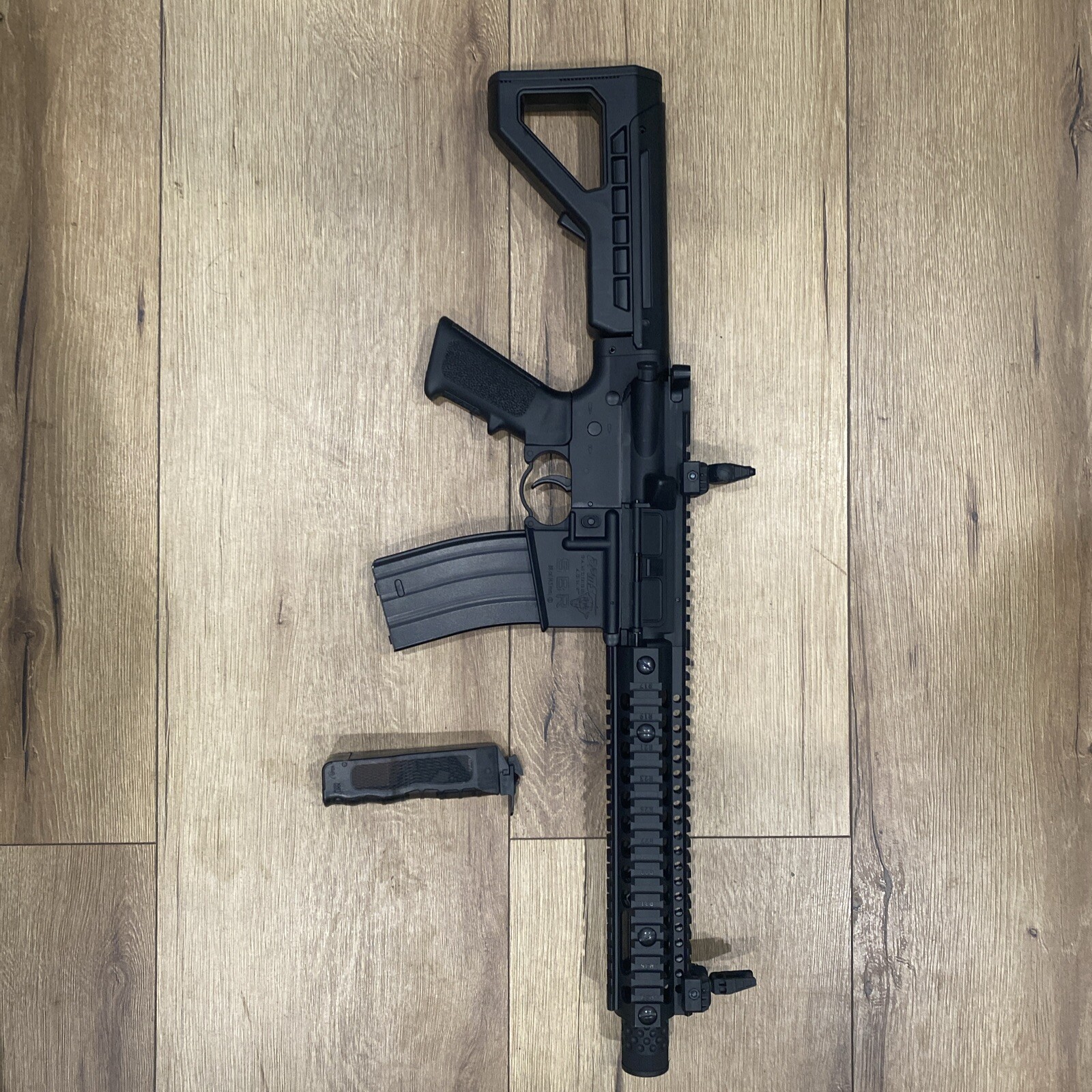 Crosman DPMS SBR Full-Auto BB Air Rifle - Black (‎DSBR2M)