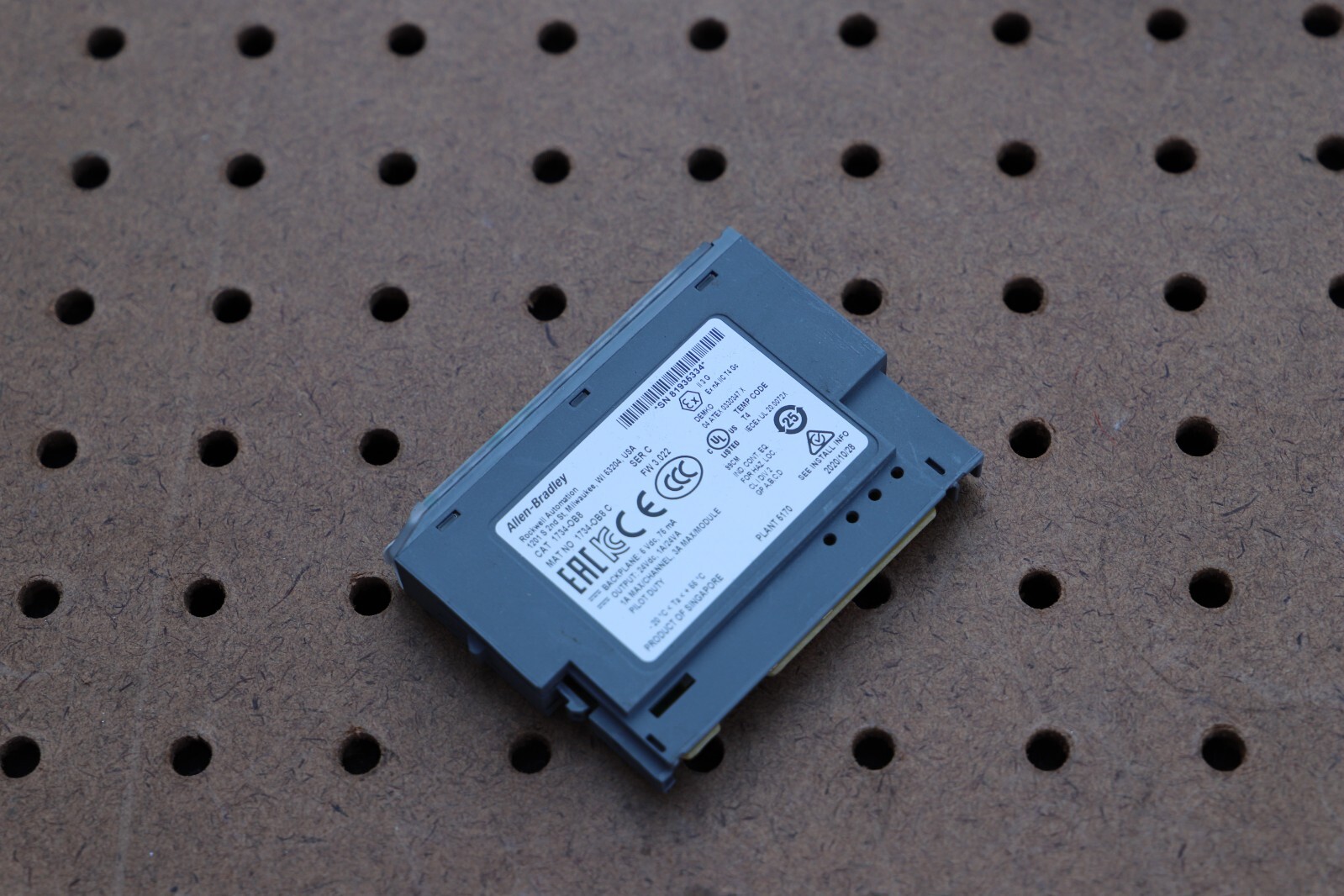 ALLEN-BRADLEY 1734-OB8 SER C MODULE