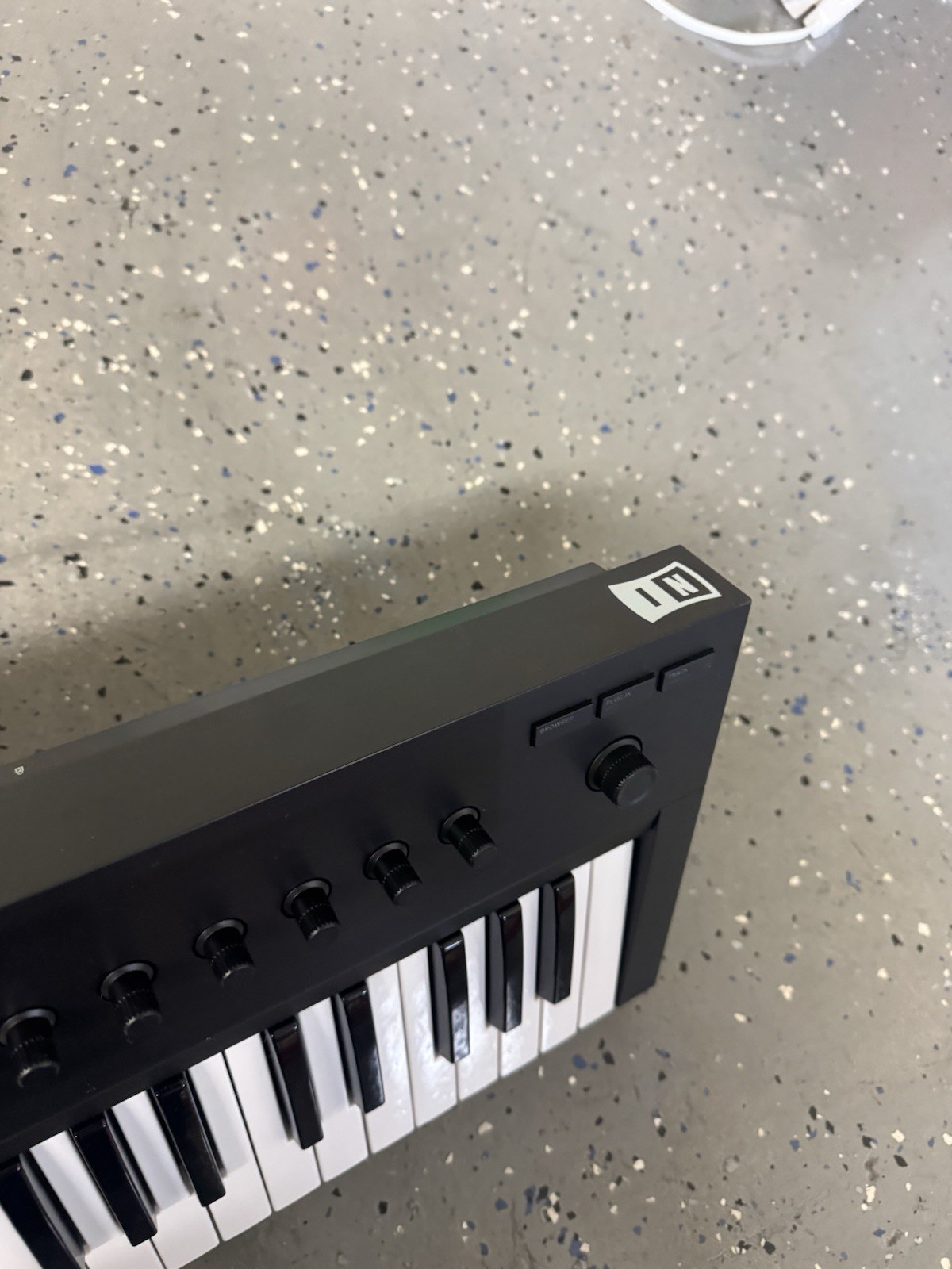 Native Instruments Komplete Kontrol A25 MIDI Keyboard Controller Semi-weighted