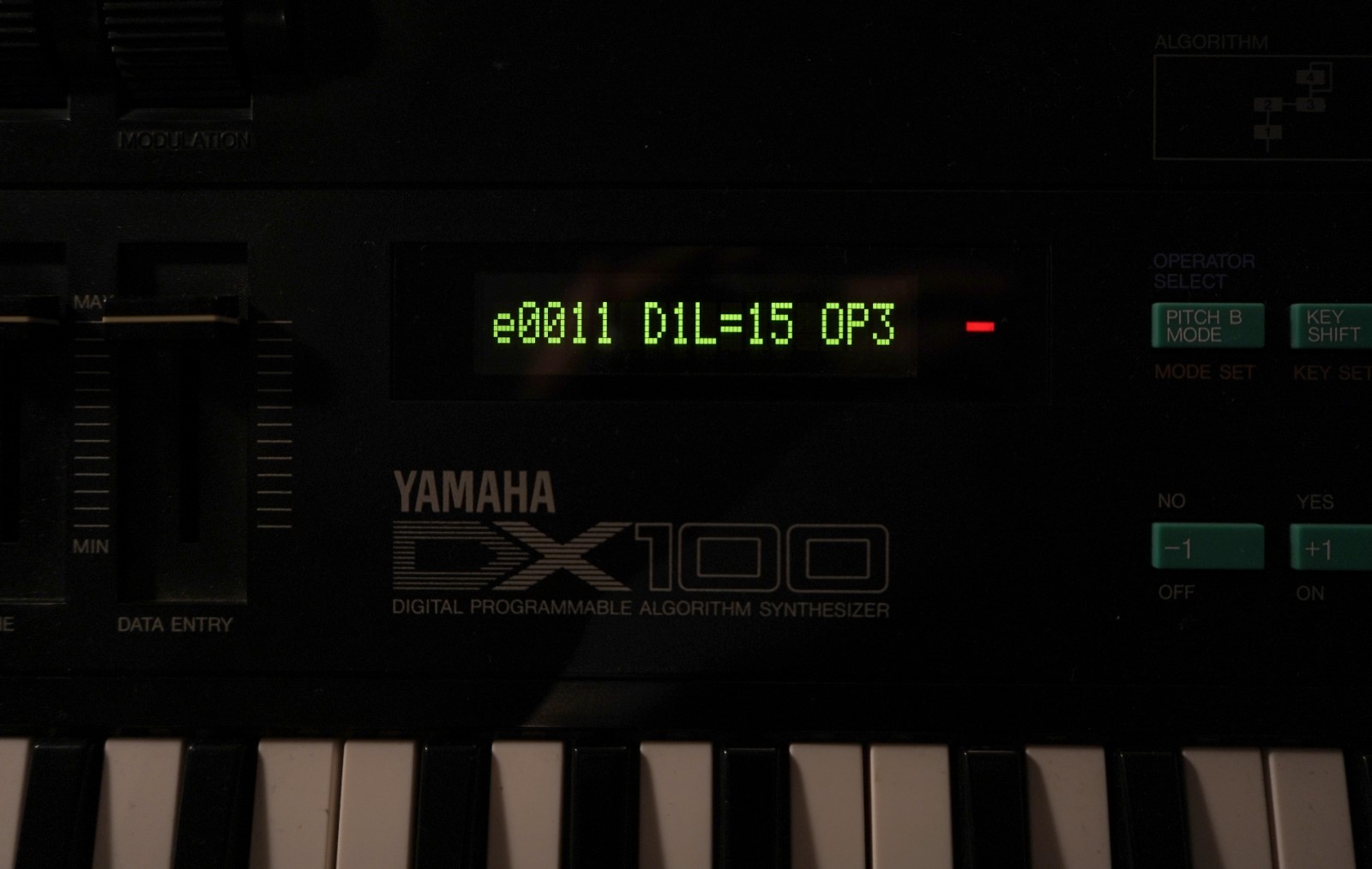 Yamaha DX100 (Super Enhanced Black) MODE3 LUX PMVA Display !