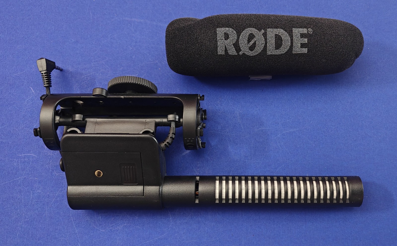 RØDE VideoMic Super-Cardioid Condenser Mic for DSLR/MiniDV – Slightly Used