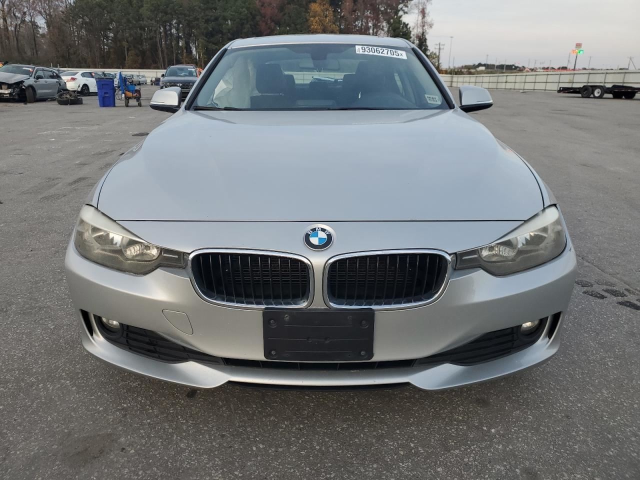 320I 2013 Glove Box 4969493