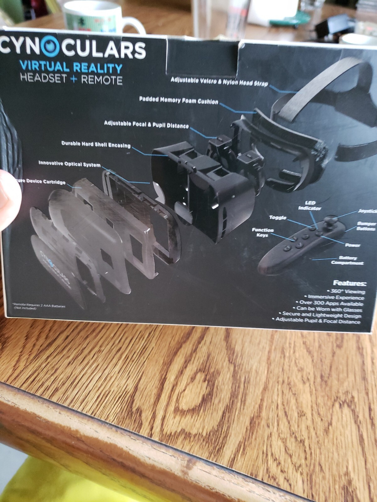CYNOCULARS Virtual Reality Headset & Remote in very good condition