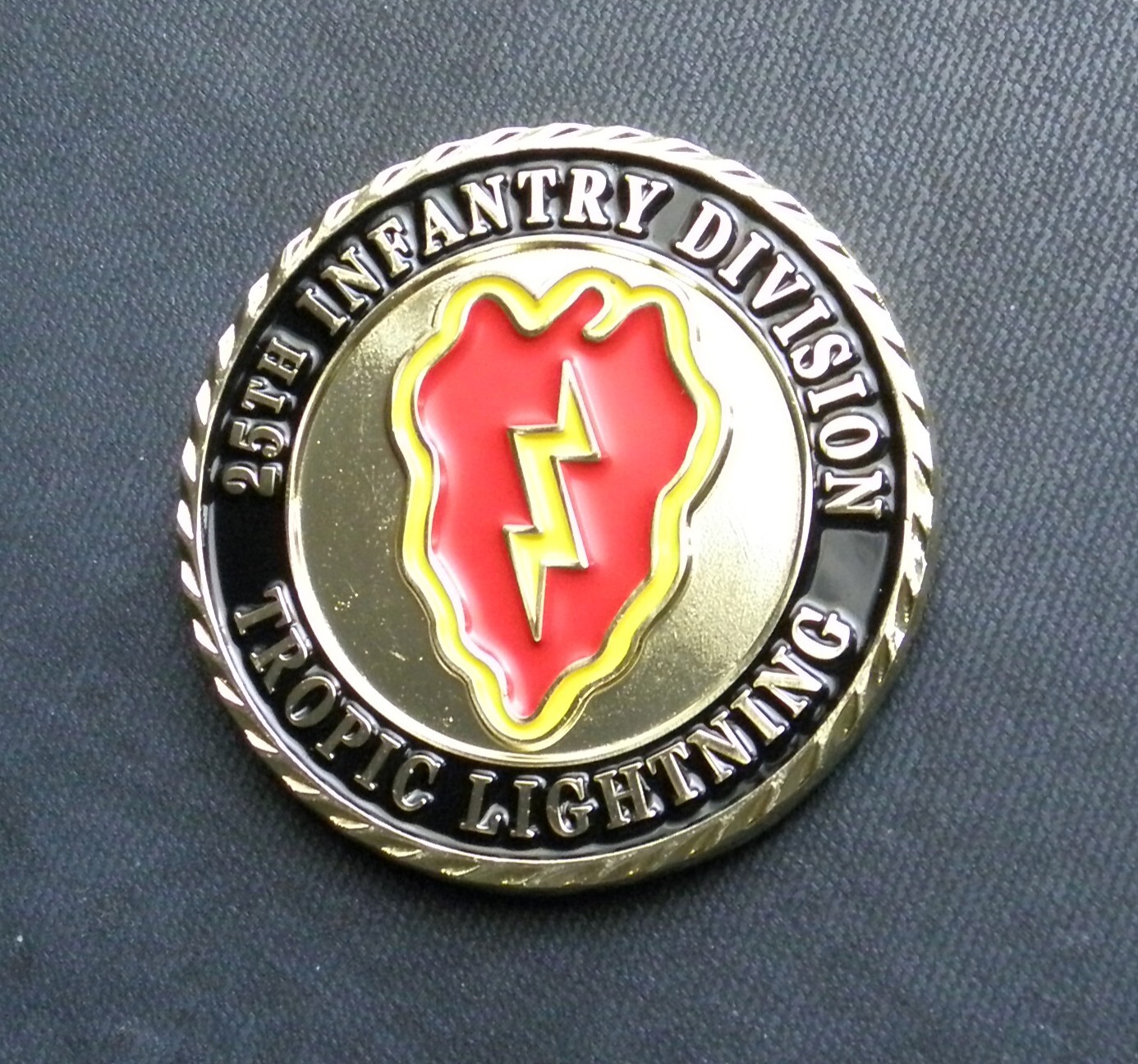 ARMY 25th INFANTRY DIVISION PATRIOTIC SERIES CHALLENGE COIN 1.75 INCHES NEW CASE