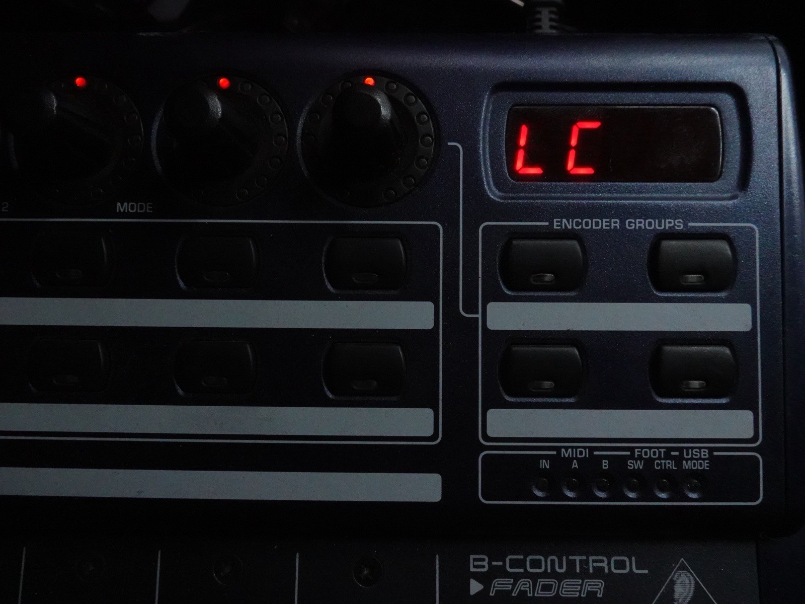*FOR PARTS* Behringer BControl Fader BCF2000 USB MIDI Controller Motorized Mixer