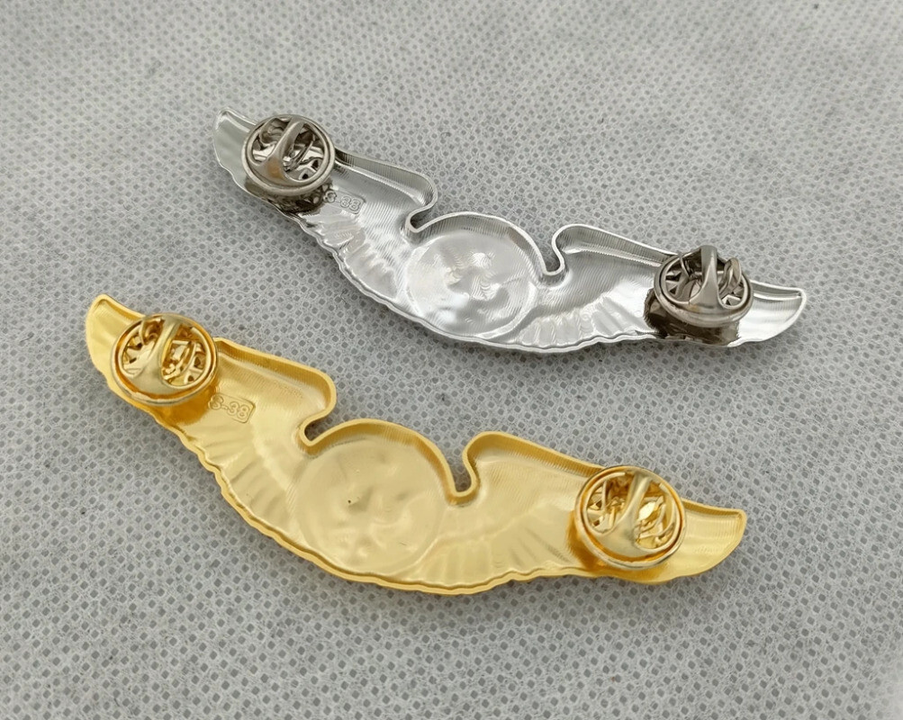 US ARMY AIR FORCE ENLISTED AIRCREW MEMBER METAL WINGS (Basic) BADGE DRESS PIN 2