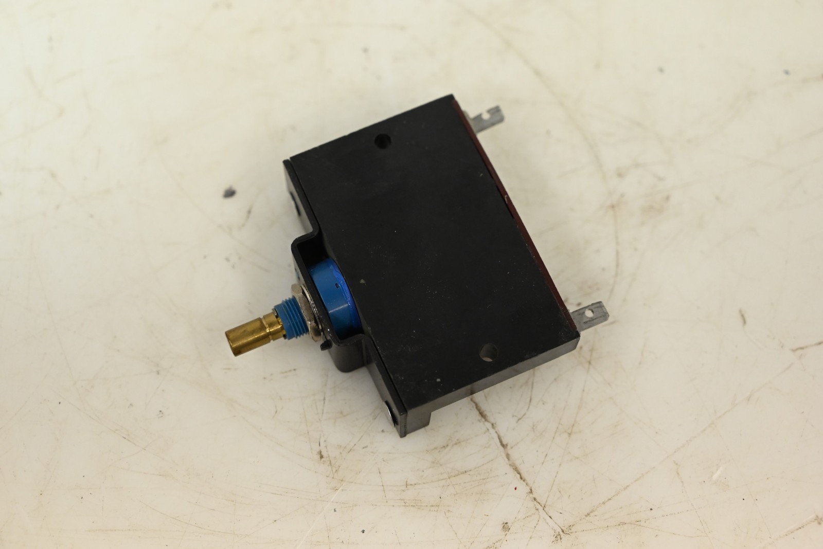 Artisan 438 Universal Switch Adjustable Time Capsule