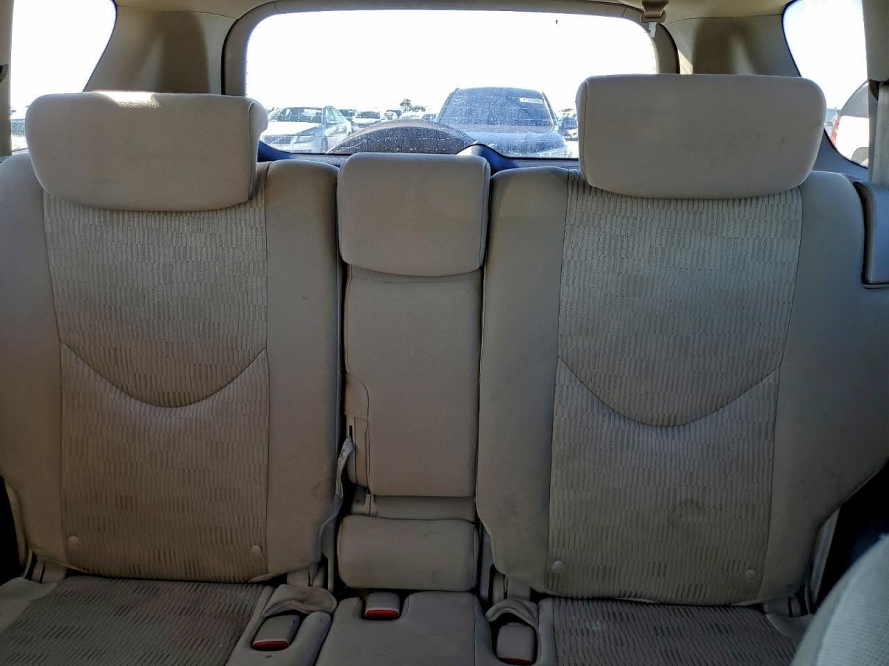RAV 4 2011 Glove Box 5026039
