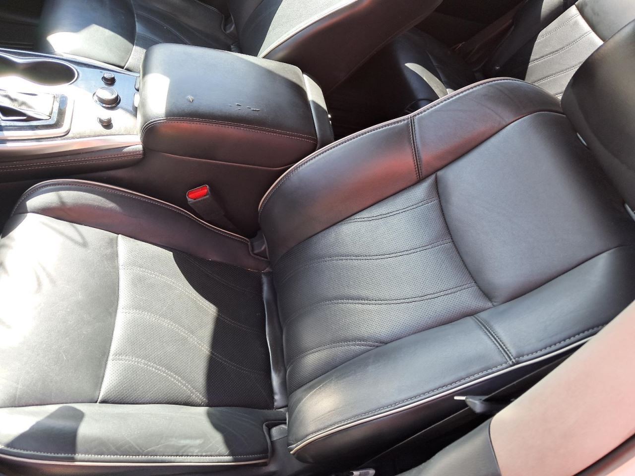 QX60 2018 Glove Box 4825680
