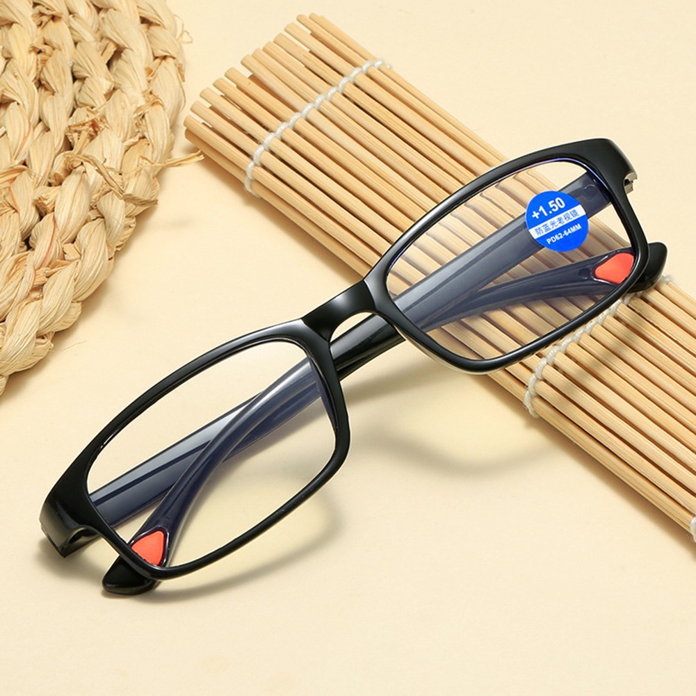 Elder Friendly Portable Mirrors Ideal For Comfortable Reading Experience