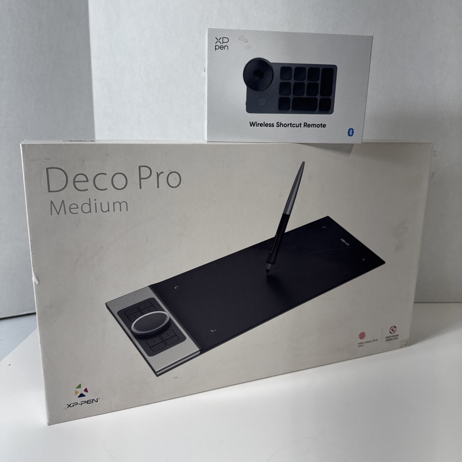 XP-Pen Deco Pro Medium Graphics Drawing Tablet & Wireless Shortcut Remote Bundle