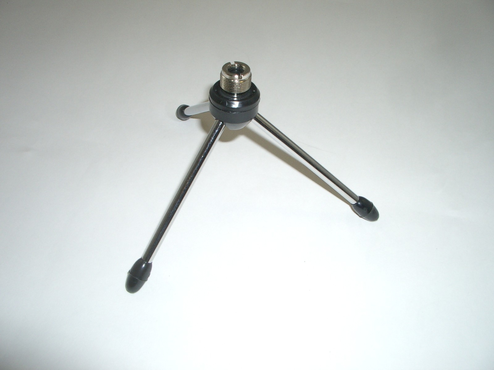 CALRAD 10-56 5/8-27 TRIPOD DESKTOP MIKE MICROPHONE STAND FOR TEN-TEC 709A