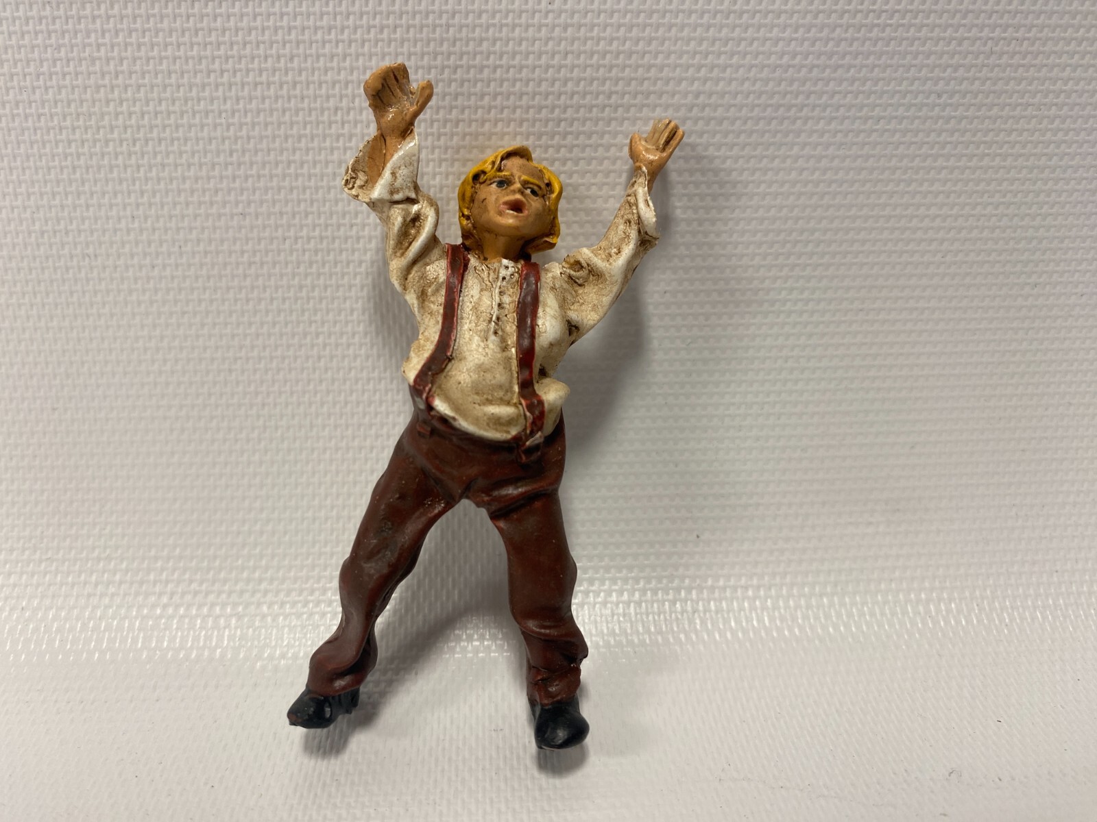 Just Plain Folk # 1045 G Scale Train Figure  Boy With Hands In The Air   NEW