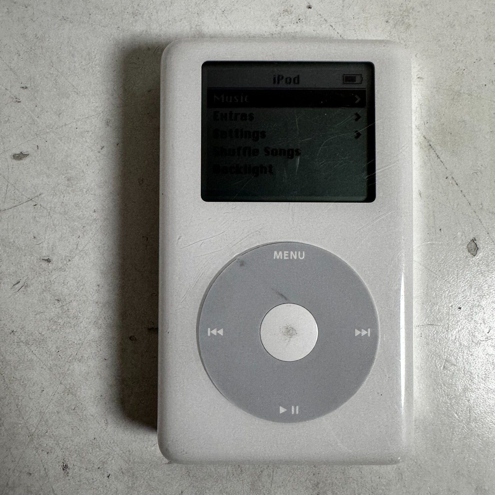 Apple iPod HP 4th Gen MP103 White Portable 2.5" LCD 40 GB MP3 Media Player